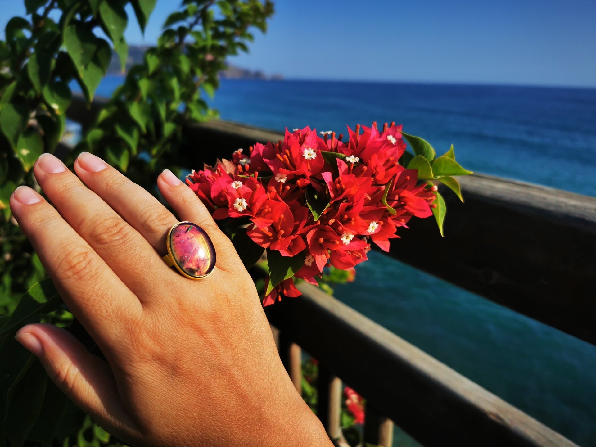Holiday Ocean - Mood Ring - Crystal Quartz - 24x18 mm - Gold Plated Sterling Silver 925