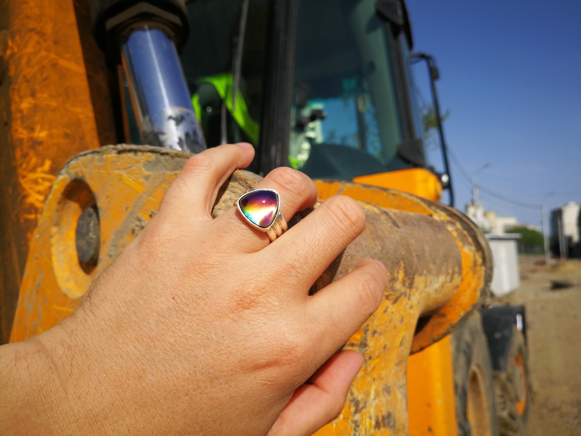 Lord of Lightning - Mood Ring - 15 mm - Sterling Silver 925 - AAA Crystal Quartz