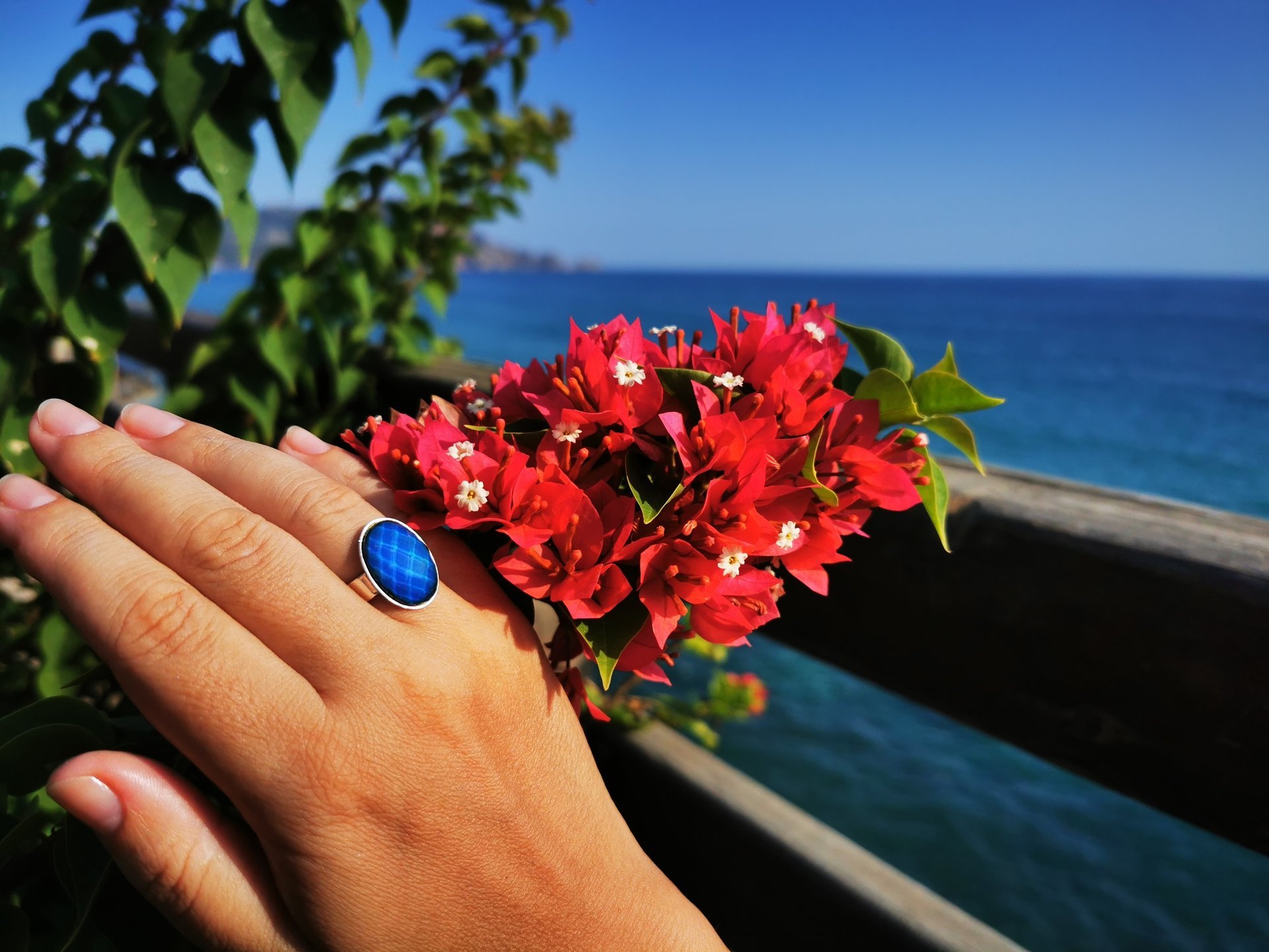 Silver Messenger of Glory - Mood Ring - 20x15 mm - Sterling Silver 925 - AAA Crystal Quartz faceted