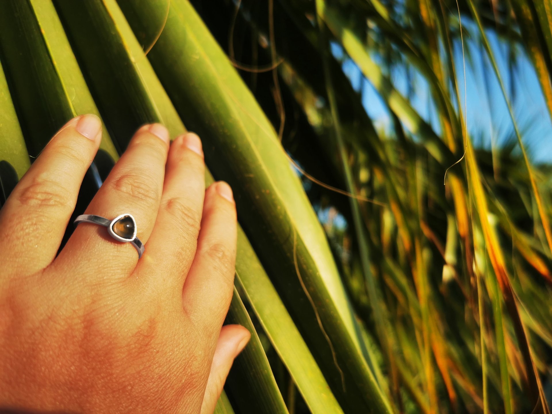 The Little Lord - Mood Ring - 6 mm - Sterling Silver 925 - AAA Crystal Quartz