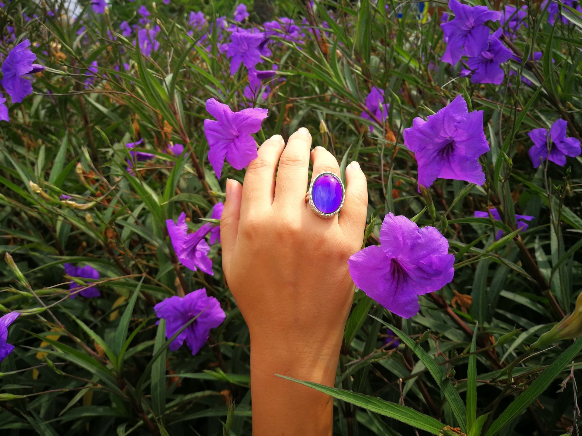 Queen of Avalon - Mood Ring - 25x18 mm - Sterling Silver 925