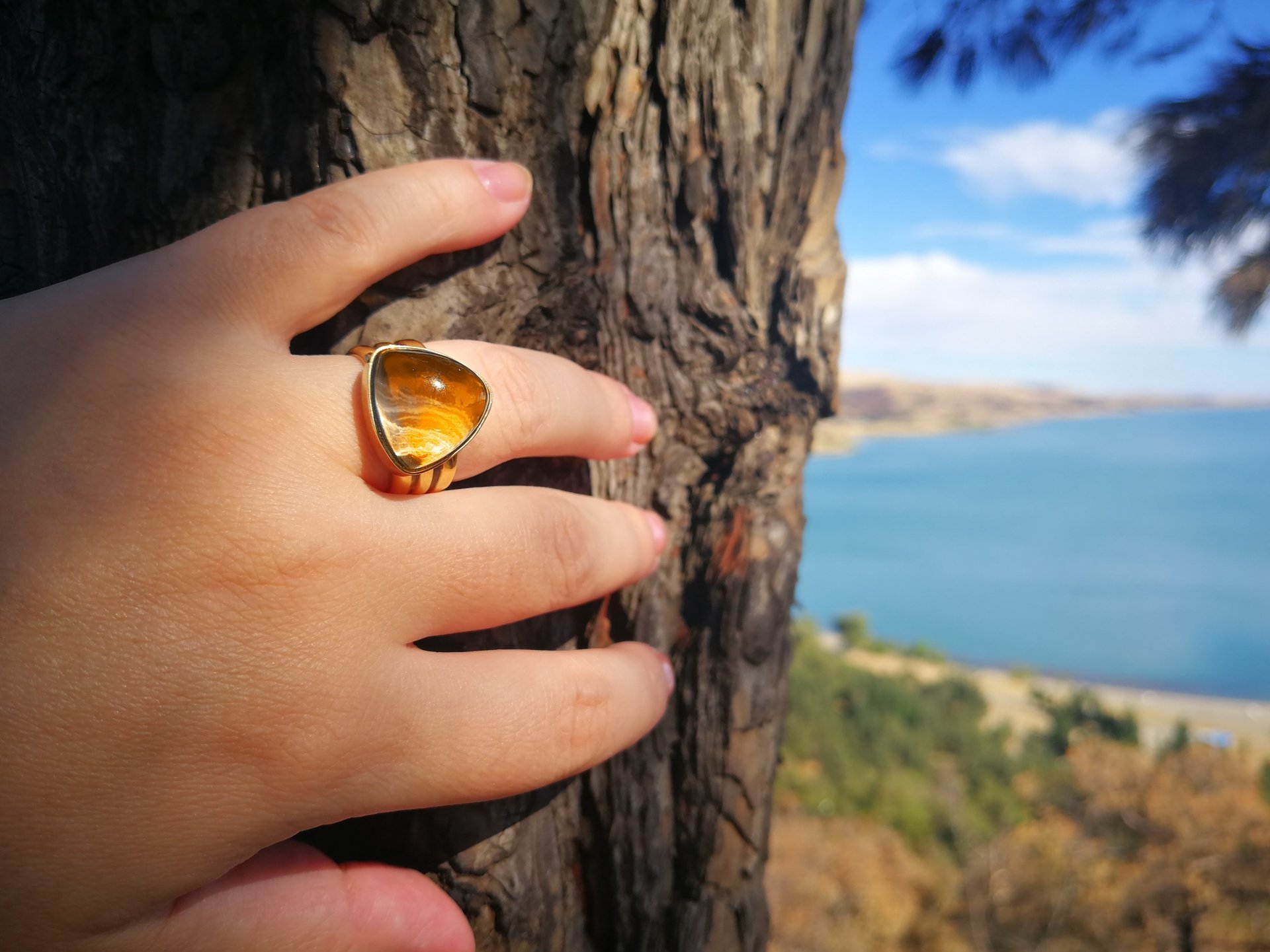 Lord of Lightning - Mood Ring - 15 mm - Gold Plated Sterling Silver 925 - AAA Crystal Quartz
