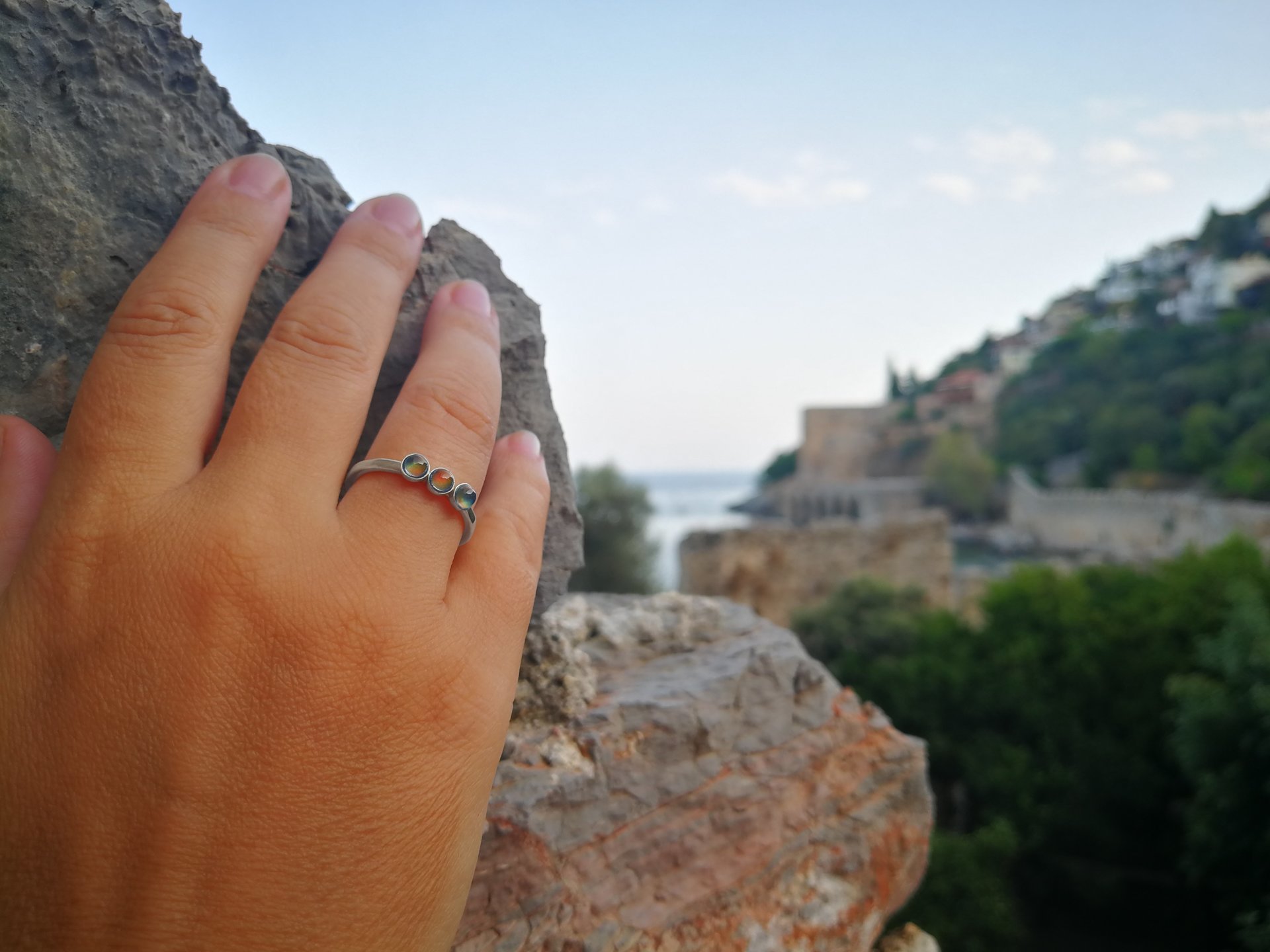 Three Wishes - Mood Ring - 4 mm - Sterling Silver 925 - AAA Crystal Quartz