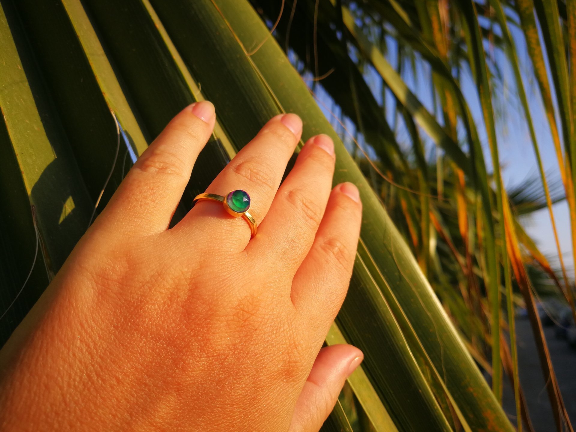 Blush of Attraction - Mood Ring - 6 mm - Gold Plated Sterling Silver 925 - AAA Crystal Quartz