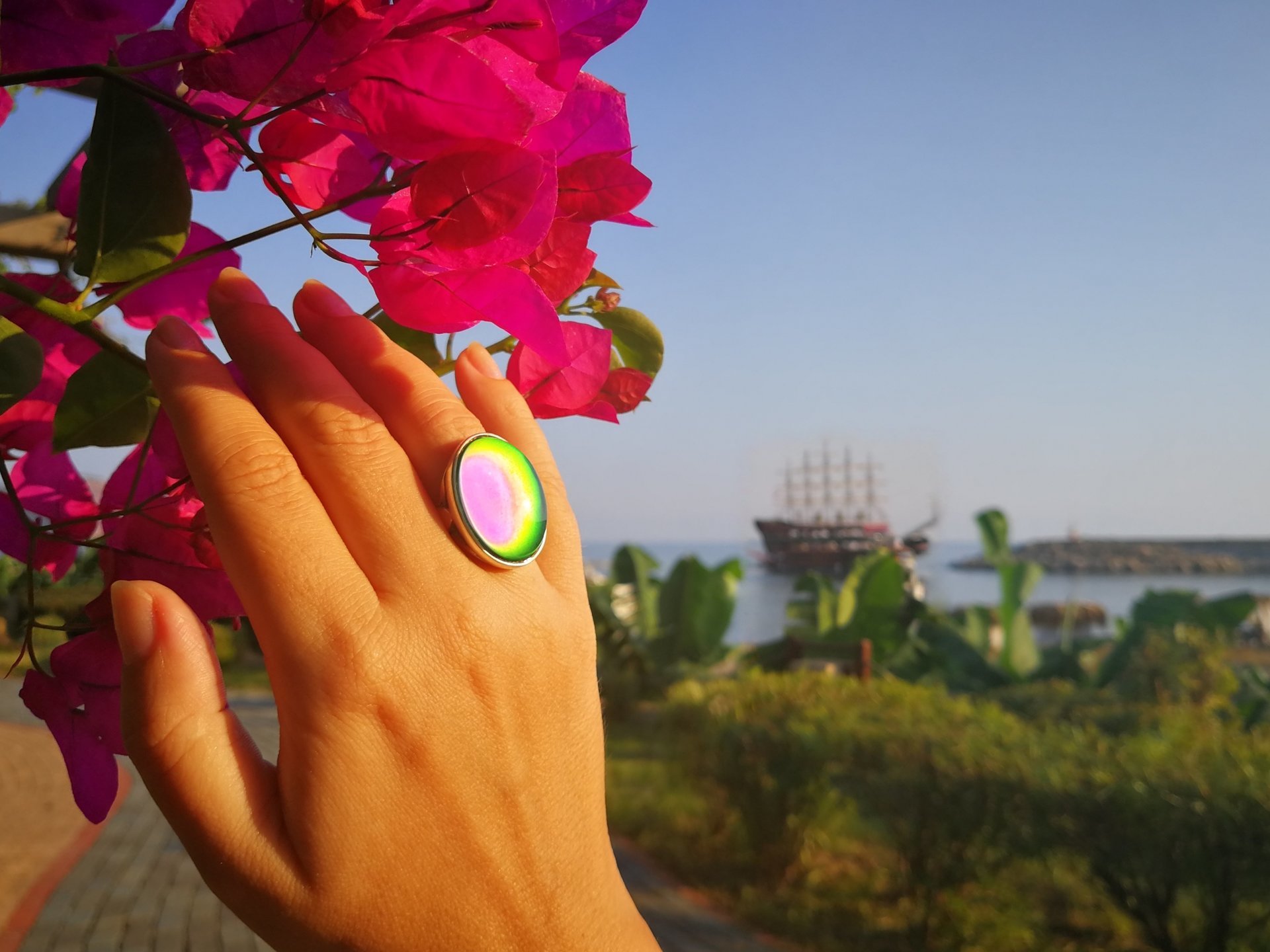Silver Ring of Wishes - Mood Ring - 25x18 mm - Sterling Silver 925