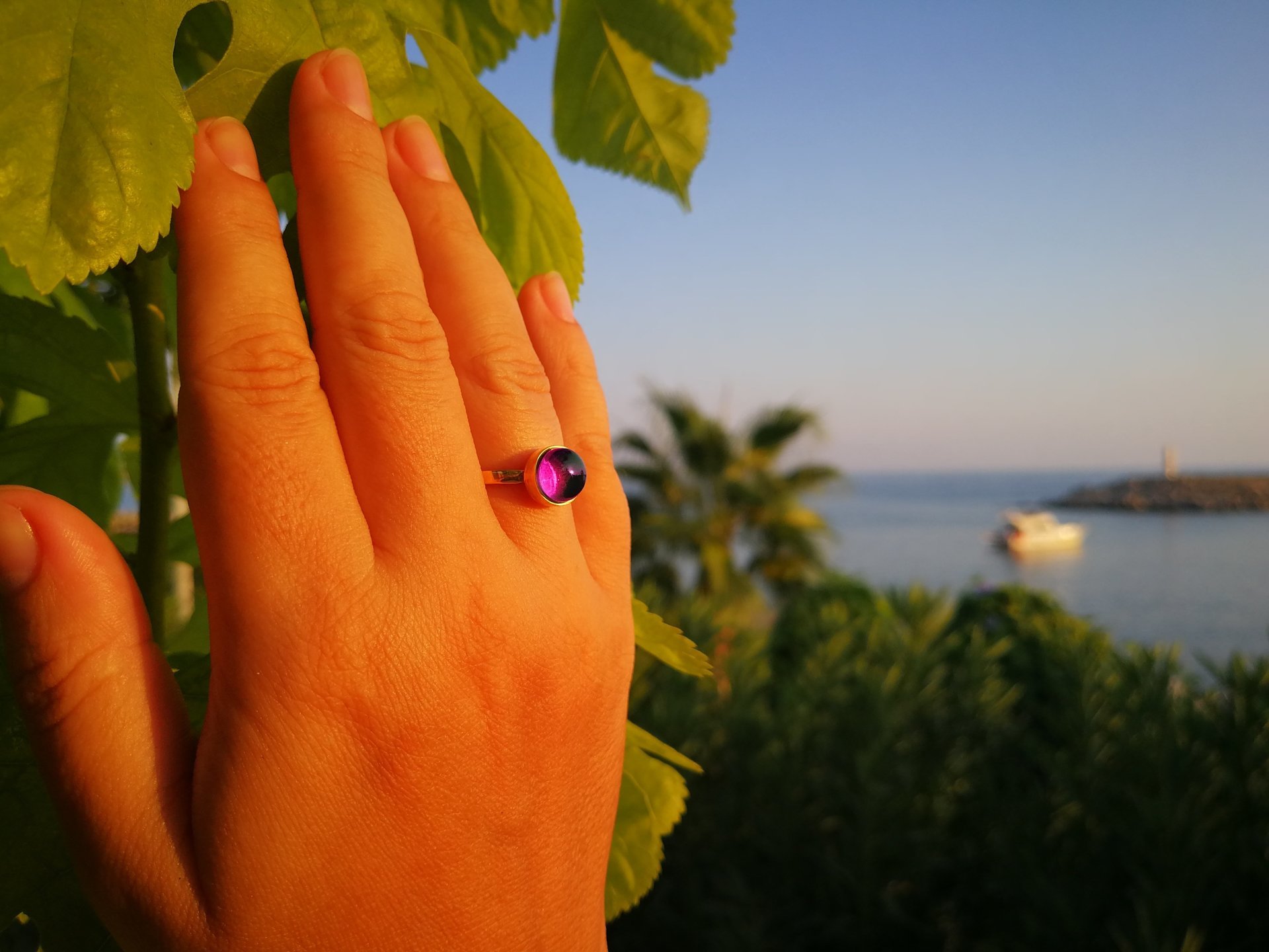 Duchess of the Golden Light - Mood Ring - 8 mm - Gold Plated Sterling Silver 925 - AAA Crystal Quartz