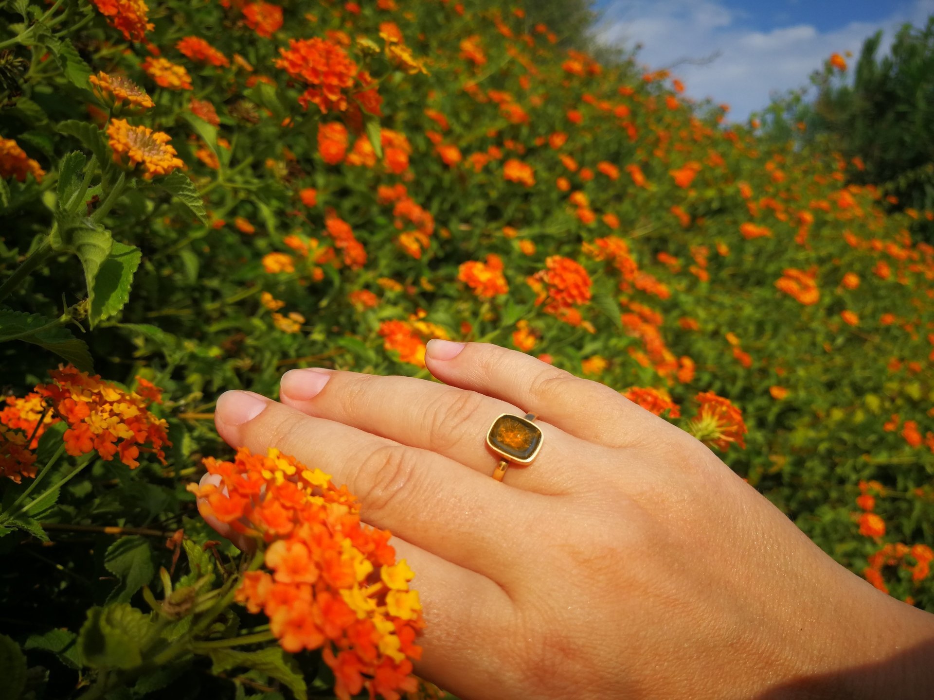 Duchess of the Fire Heart - Mood Ring - 9x7 mm - 24k Gold Plated Sterling Silver 925 - AAA Topaz