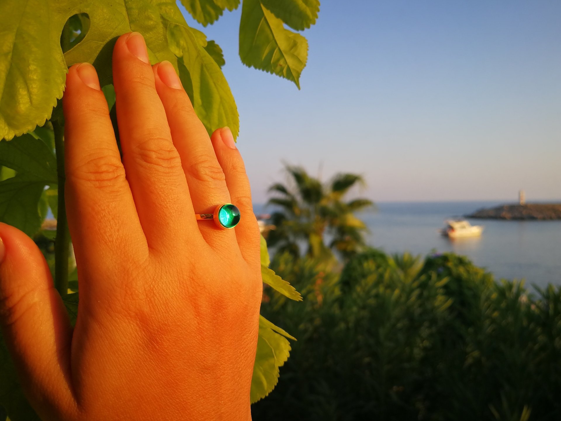 Duchess of the Golden Light - Mood Ring - 8 mm - Gold Plated Sterling Silver 925 - AAA Crystal Quartz