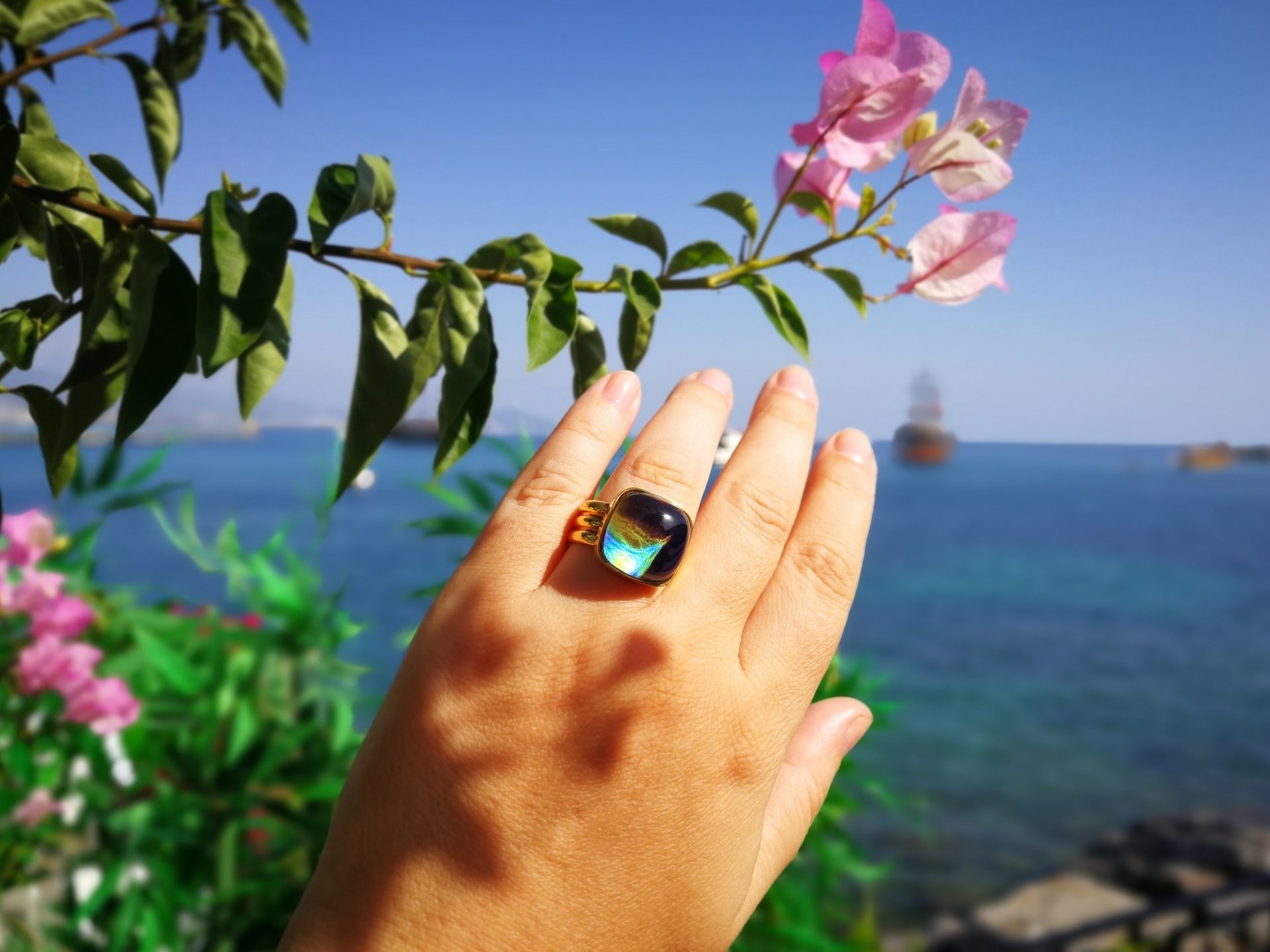 Northern Lights - Mood Ring - 15 mm - Gold Plated Sterling Silver 925 - AAA Crystal Quartz
