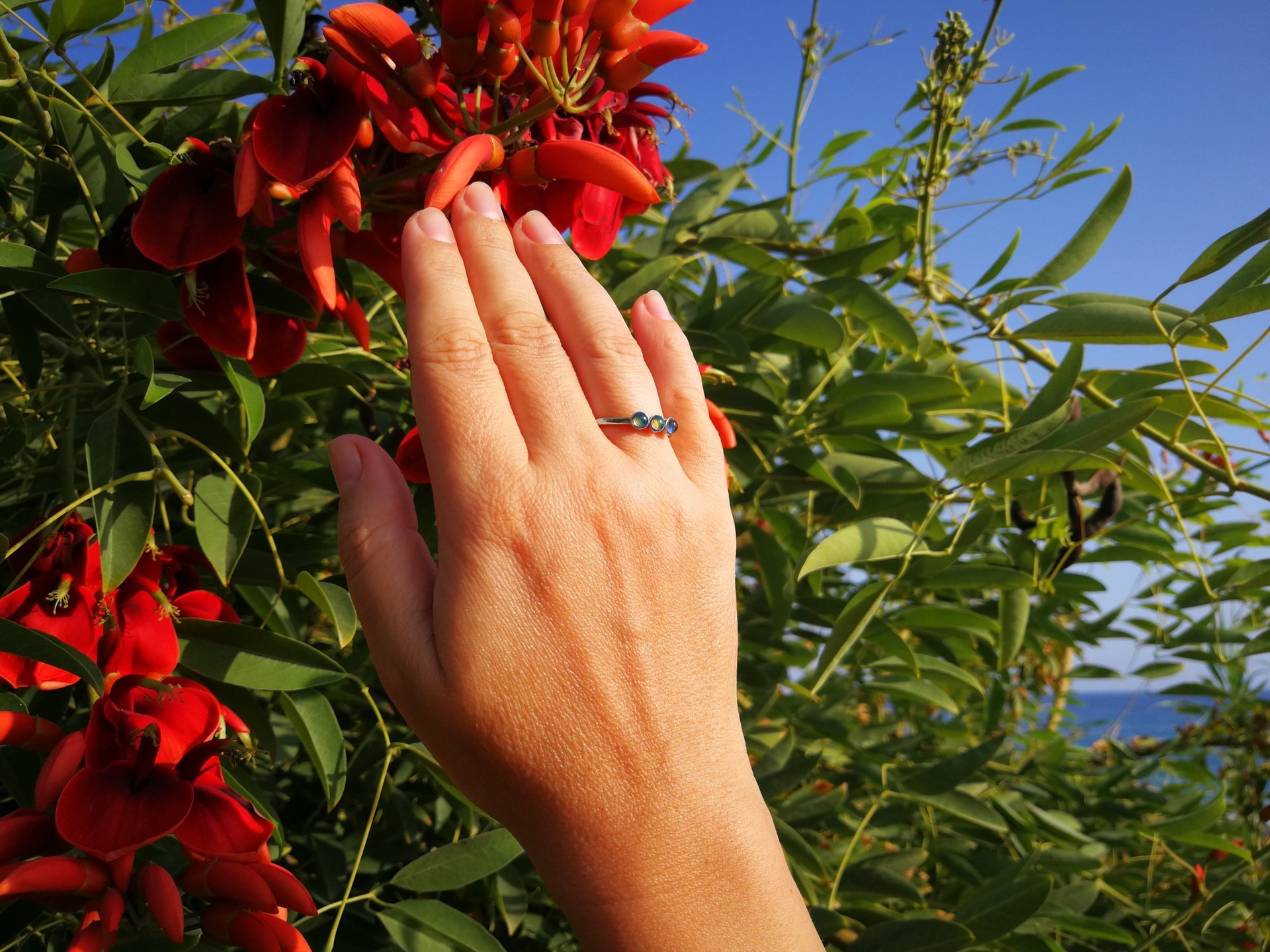 Three Wishes - Mood Ring - 4 mm - Sterling Silver 925 - AAA Crystal Quartz