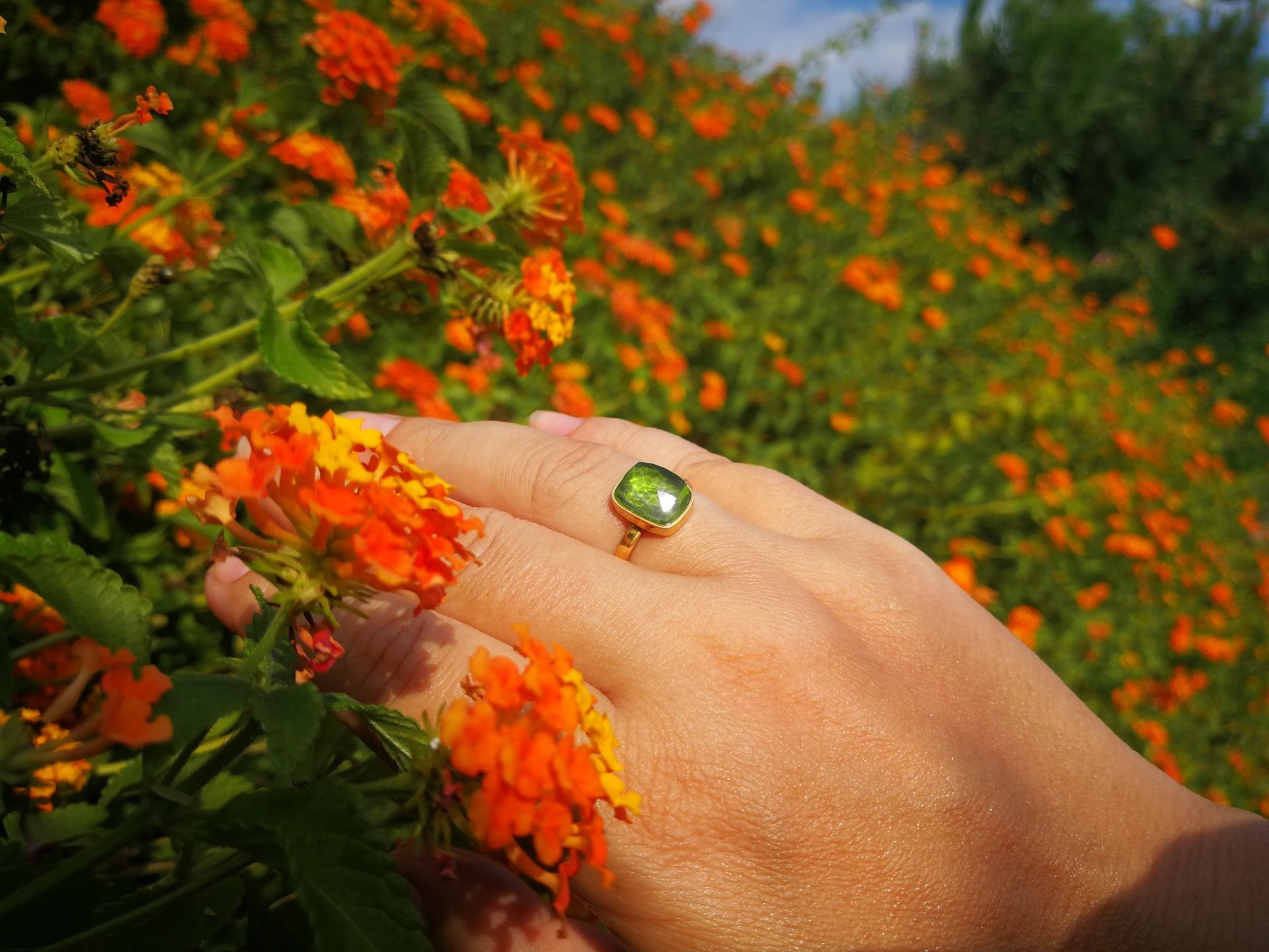 Duchess of the Fire Heart - Mood Ring - 9x7 mm - 24k Gold Plated Sterling Silver 925 - AAA Topaz