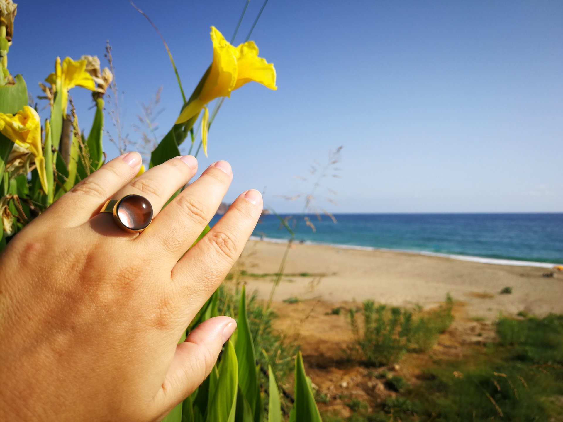 Sun of Antares - Mood Ring - 14 mm - Gold Plated Sterling Silver 925 - AAA Crystal Quartz