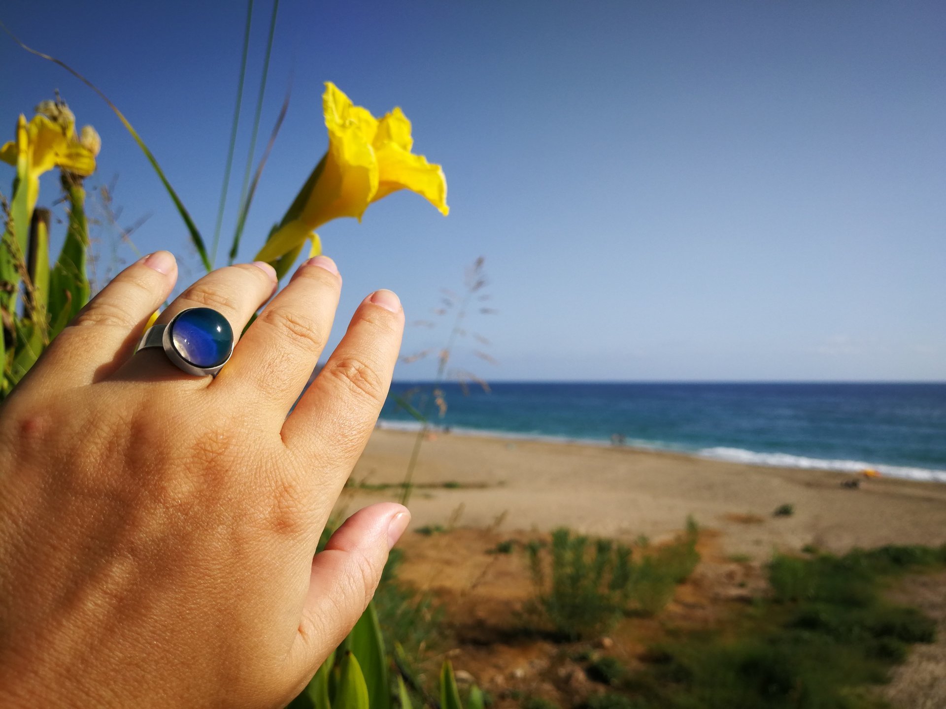 Sun of Antares - Mood Ring - 14 mm - Sterling Silver 925 - AAA Crystal Quartz