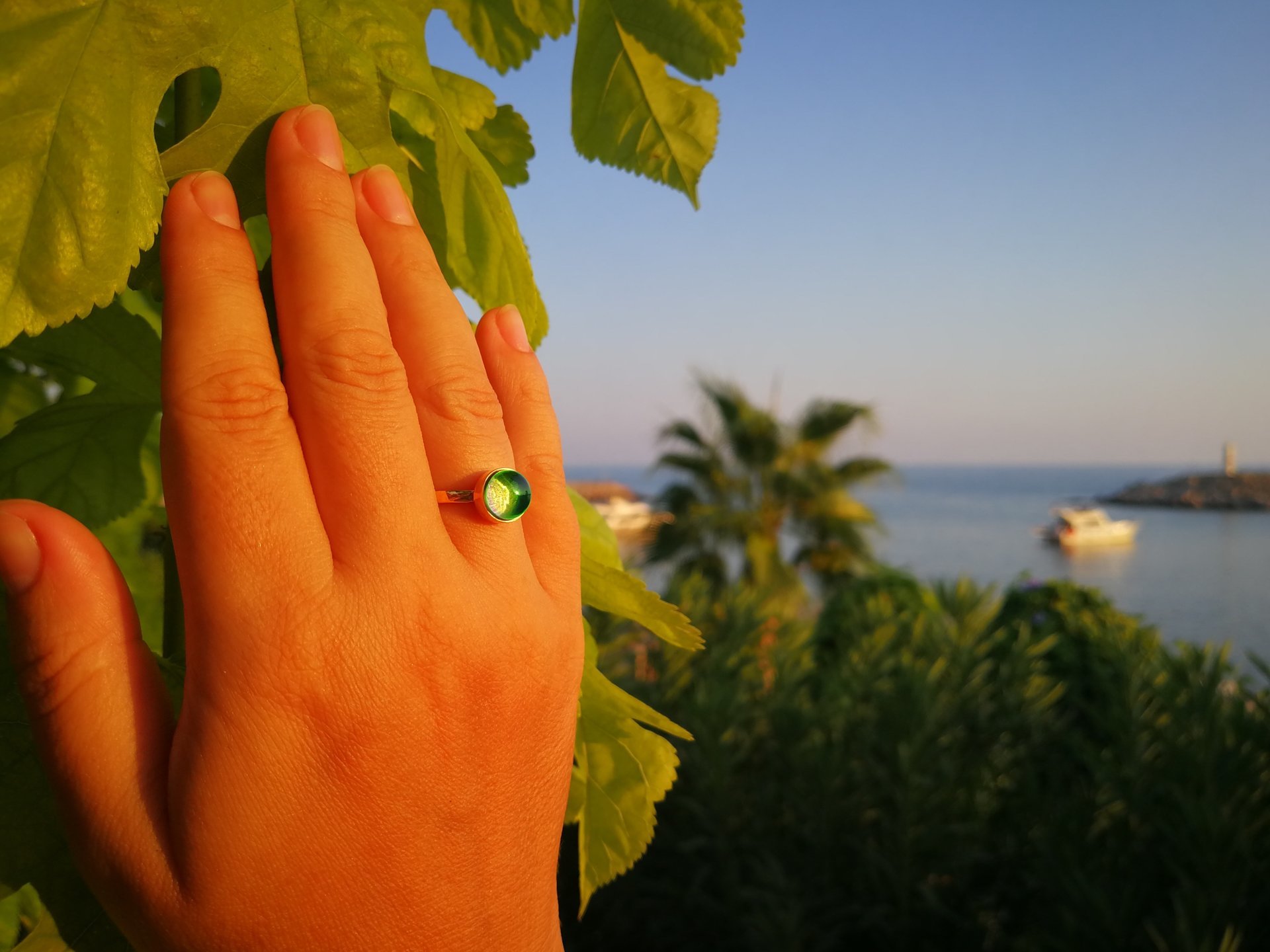 Duchess of the Golden Light - Mood Ring - 8 mm - Gold Plated Sterling Silver 925 - AAA Crystal Quartz