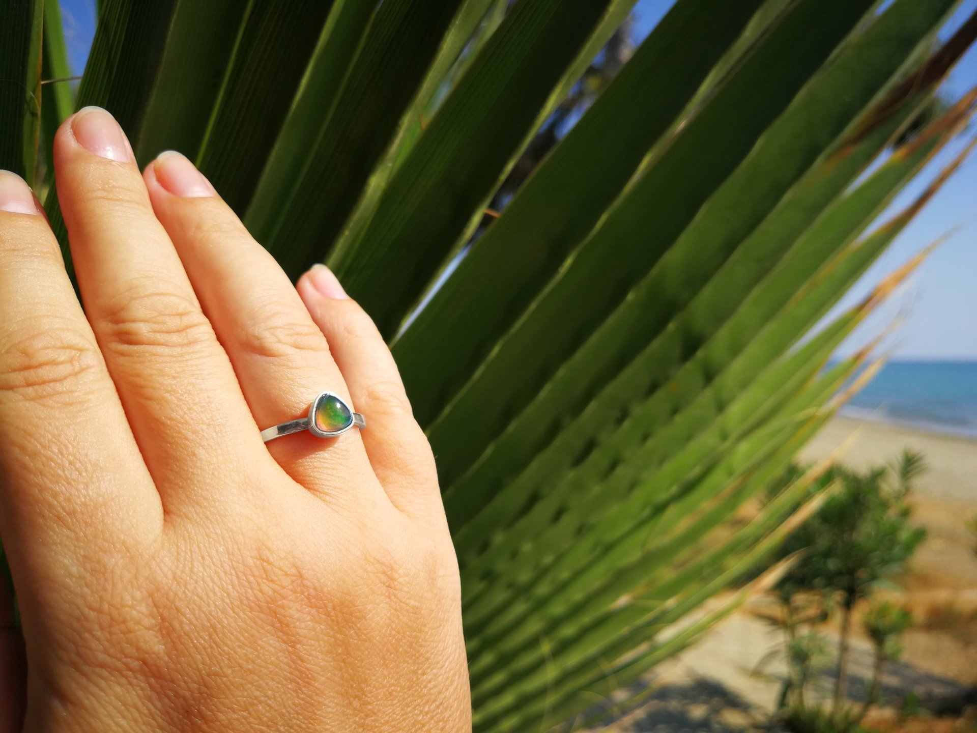 The Little Lord - Mood Ring - 6 mm - Sterling Silver 925 - AAA Crystal Quartz