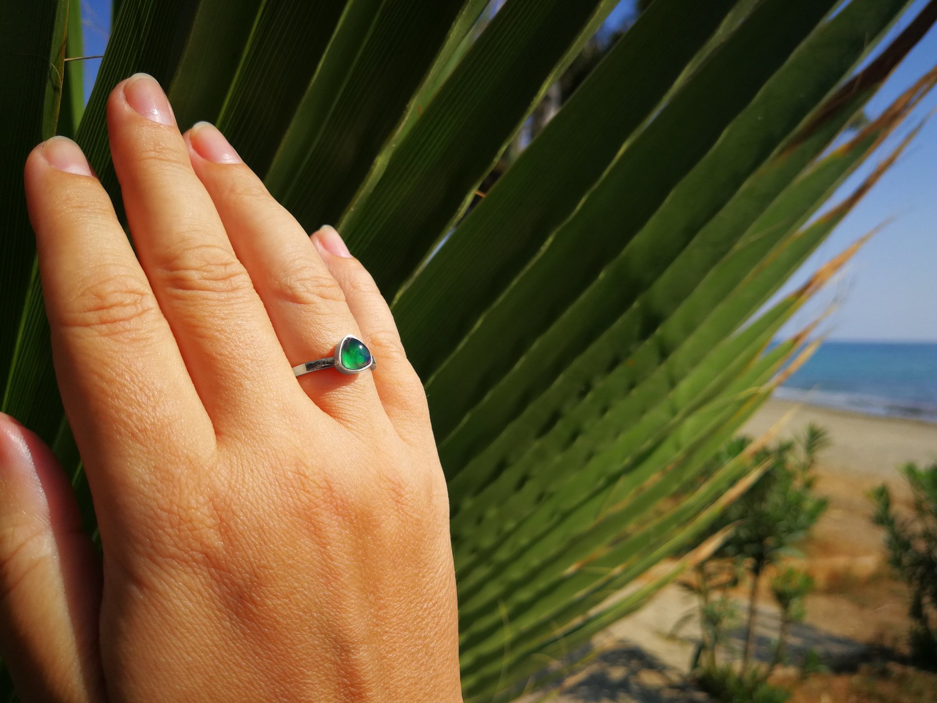 The Little Lord - Mood Ring - 6 mm - Sterling Silver 925 - AAA Crystal Quartz