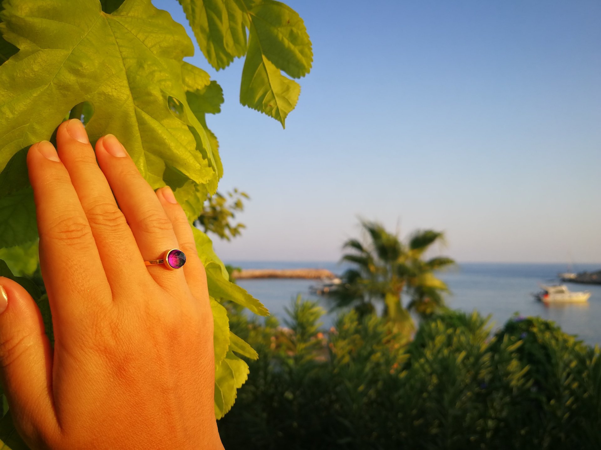 Blush of Attraction - Mood Ring - 6 mm - Gold Plated Sterling Silver 925 - AAA Crystal Quartz