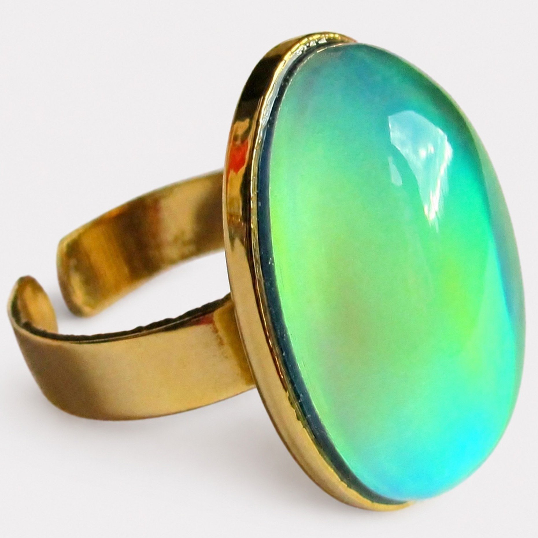 Goddess of Adventure - Mood Ring - Gold Plated Brass - Adjustable - 25x18 mm 