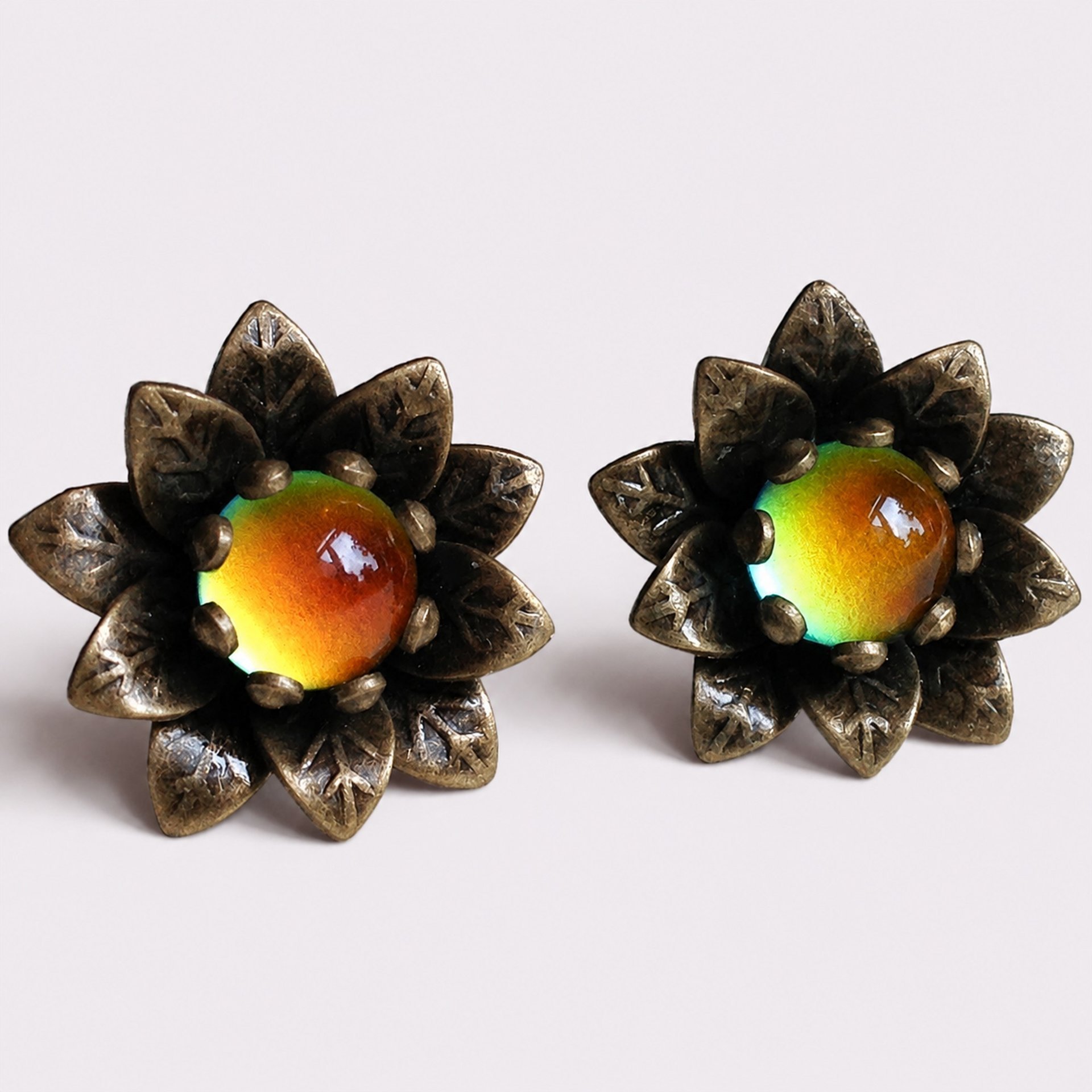 Fairies of the Flower Kingdom - Mood Stud Earrings - 6 mm - Brass
