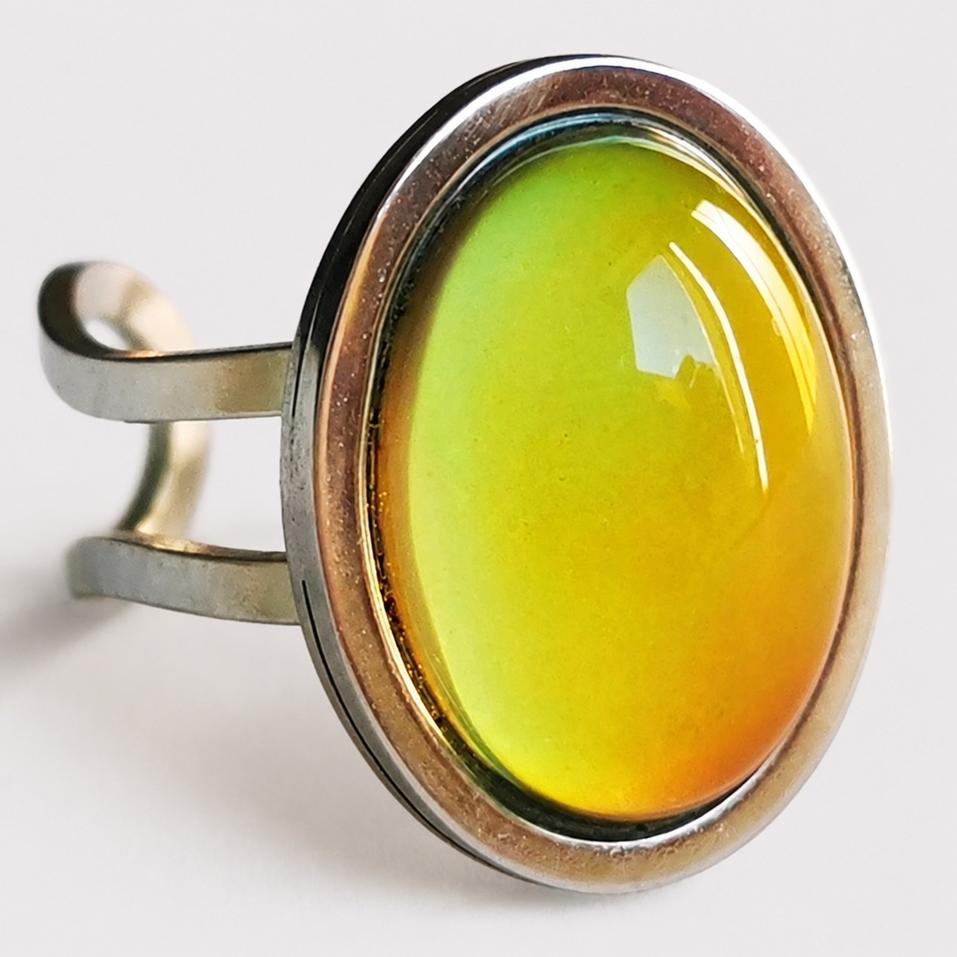 Royal Mood - Mood Ring - Adjustable - 18x13 mm - Stainless Steel