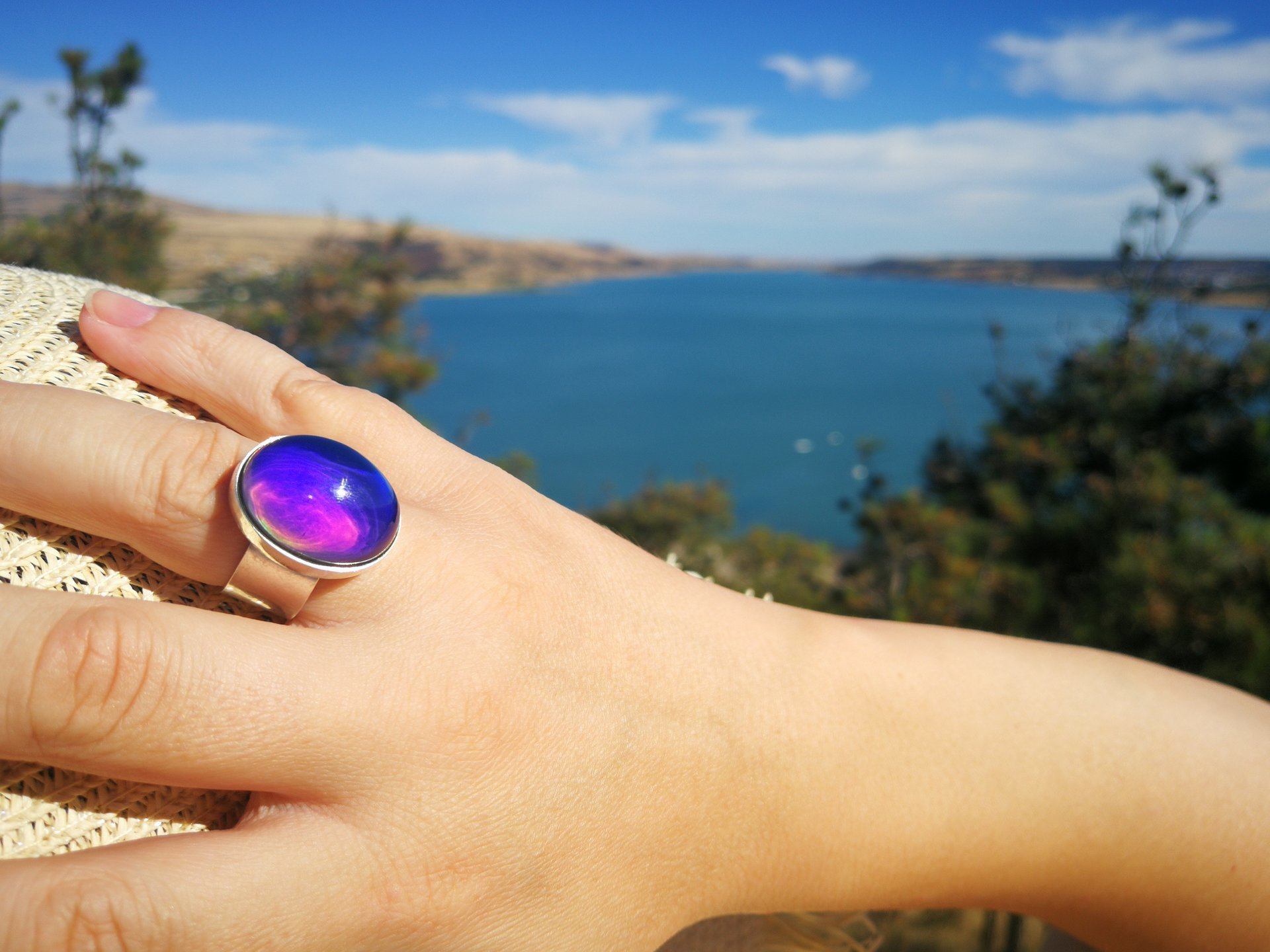 Queen of Heavenly Delight - Mood Ring - 20x15 mm - Sterling Silver 925 (pure or gold plated) - AAA Crystal Quartz
