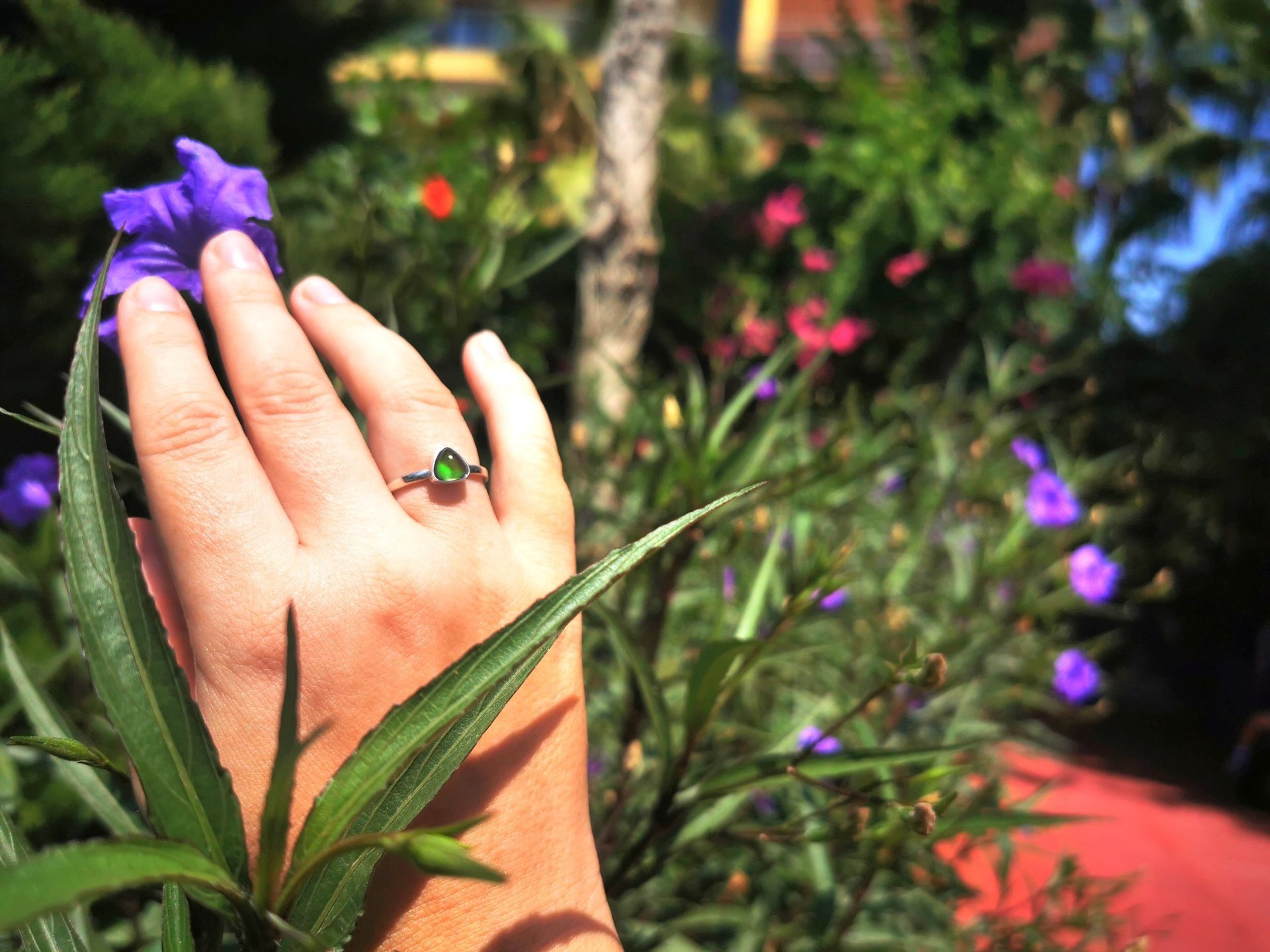 The Little Lord - Mood Ring - 6 mm - Sterling Silver 925 - AAA Crystal Quartz
