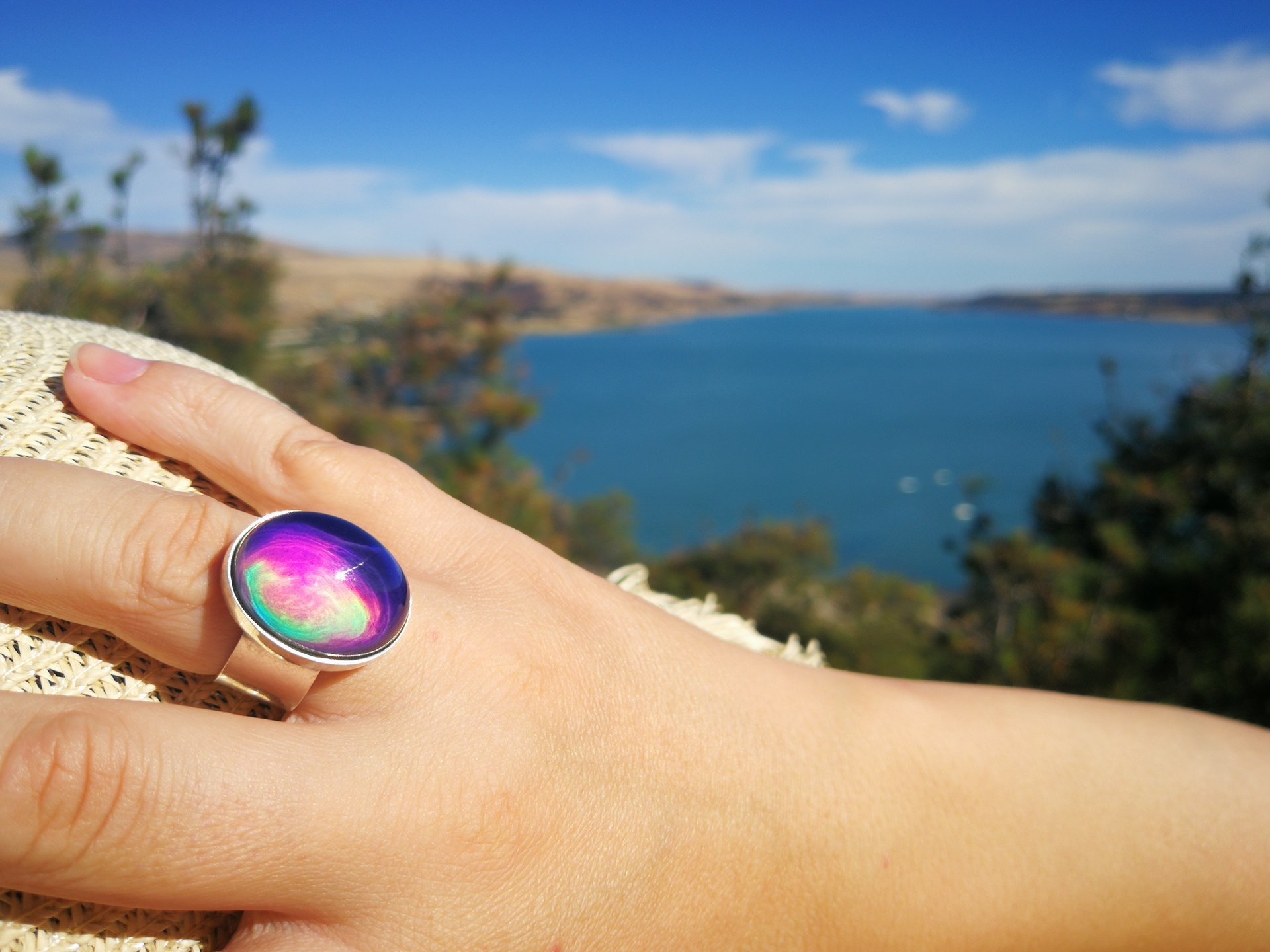 Queen of Heavenly Delight - Mood Ring - 20x15 mm - Sterling Silver 925 (pure or gold plated) - AAA Crystal Quartz