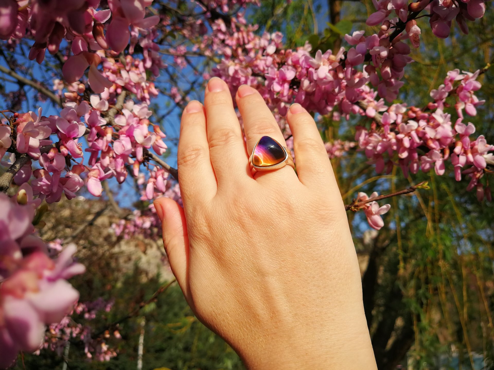 Lord of Lightning - Mood Ring - 15 mm - Sterling Silver 925 - AAA Crystal Quartz