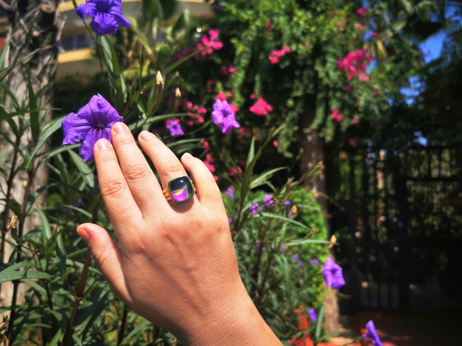 Northern Lights - Mood Ring - 15 mm - Gold Plated Sterling Silver 925 - AAA Crystal Quartz