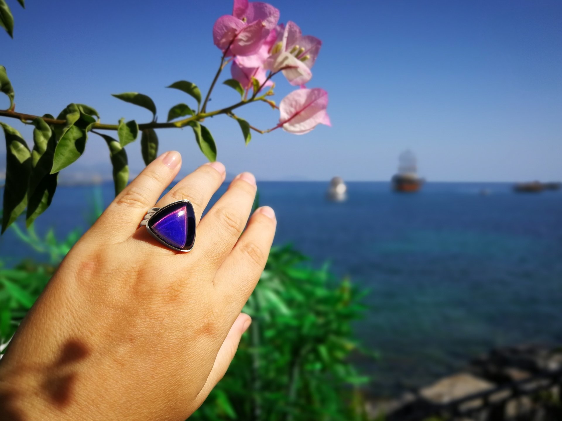 Sovereign of Lightning - Mood Ring - 20 mm - Sterling Silver 925 - AAA Crystal Quartz