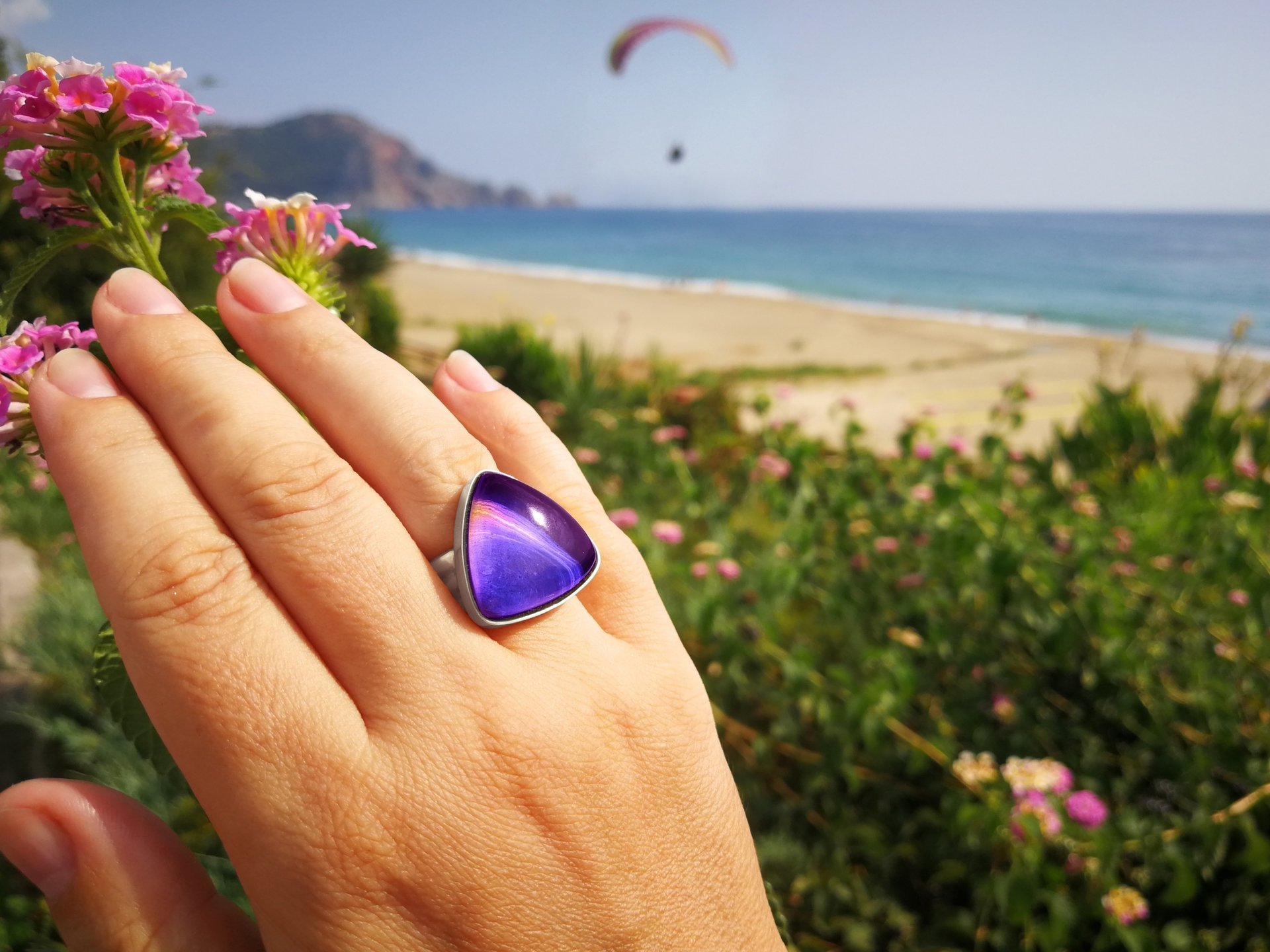 Sovereign of Lightning - Mood Ring - 20 mm - Sterling Silver 925 - AAA Crystal Quartz