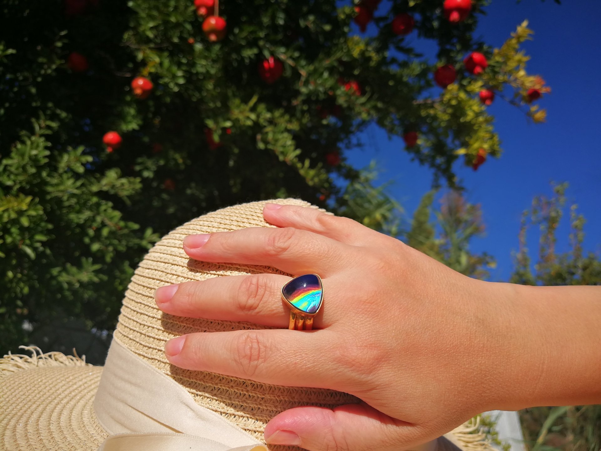Lord of Lightning - Mood Ring - 15 mm - Gold Plated Sterling Silver 925 - AAA Crystal Quartz
