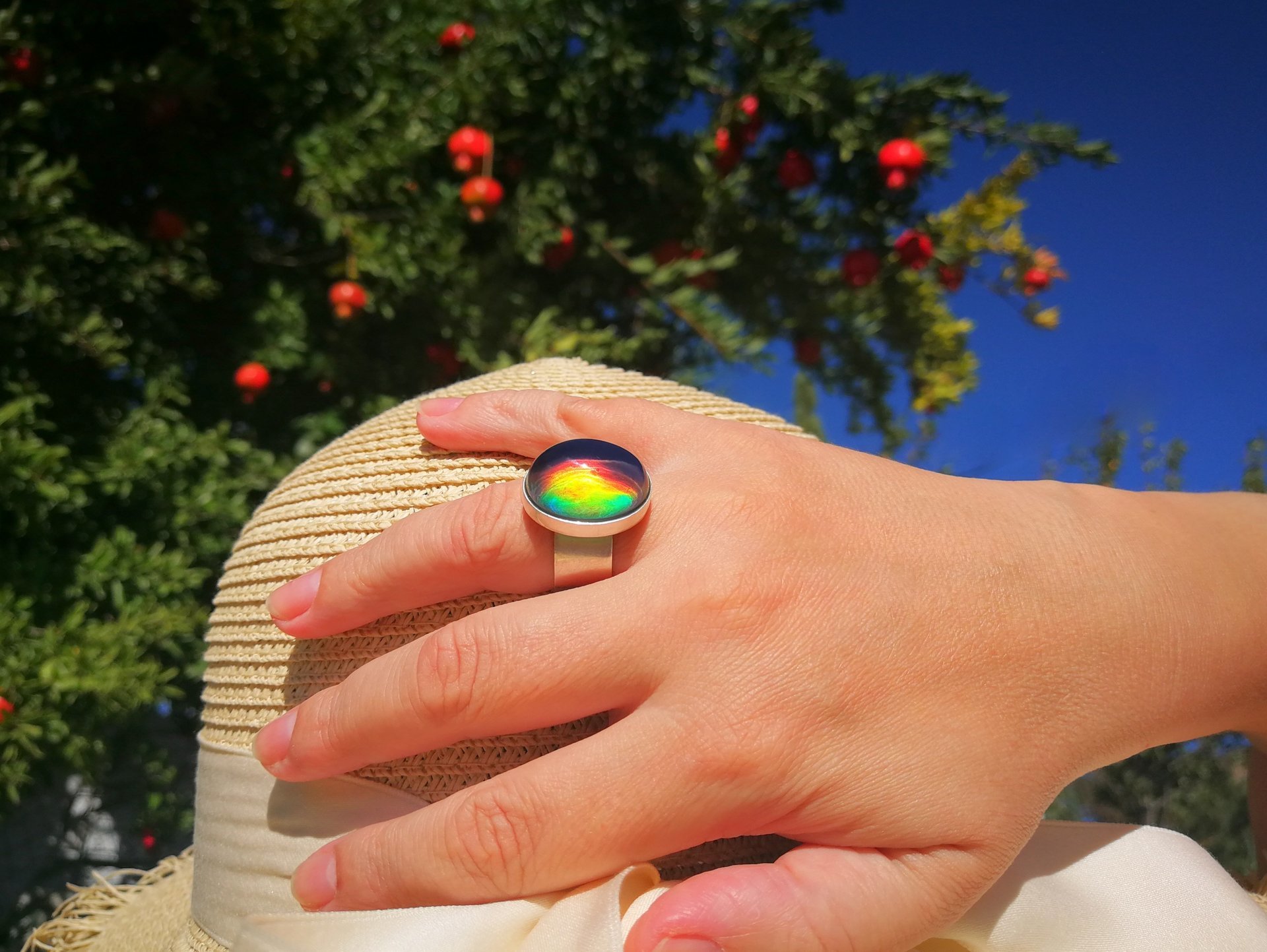 Queen of Heavenly Delight - Mood Ring - 20x15 mm - Sterling Silver 925 (pure or gold plated) - AAA Crystal Quartz