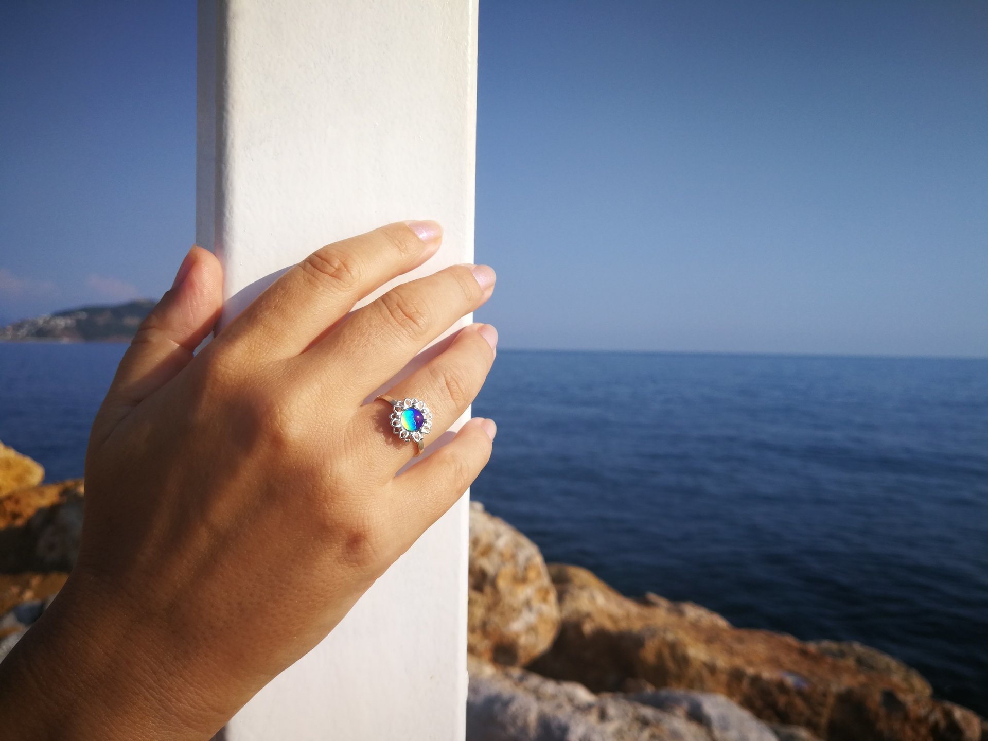 Princess of Blossoms - Mood Ring - 6 mm - Sterling Silver 925