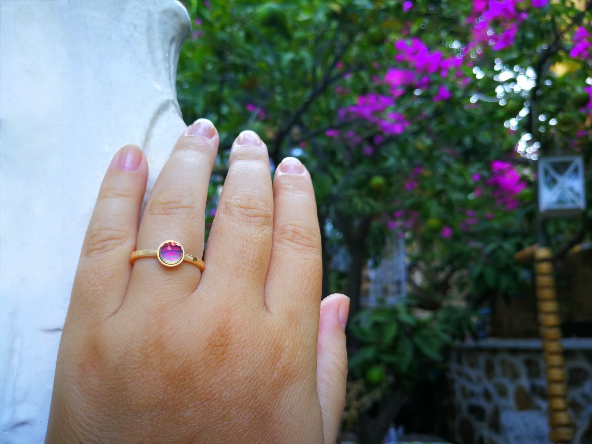 Blush of Attraction - Mood Ring - 6 mm - Gold Plated Sterling Silver 925 - AAA Crystal Quartz