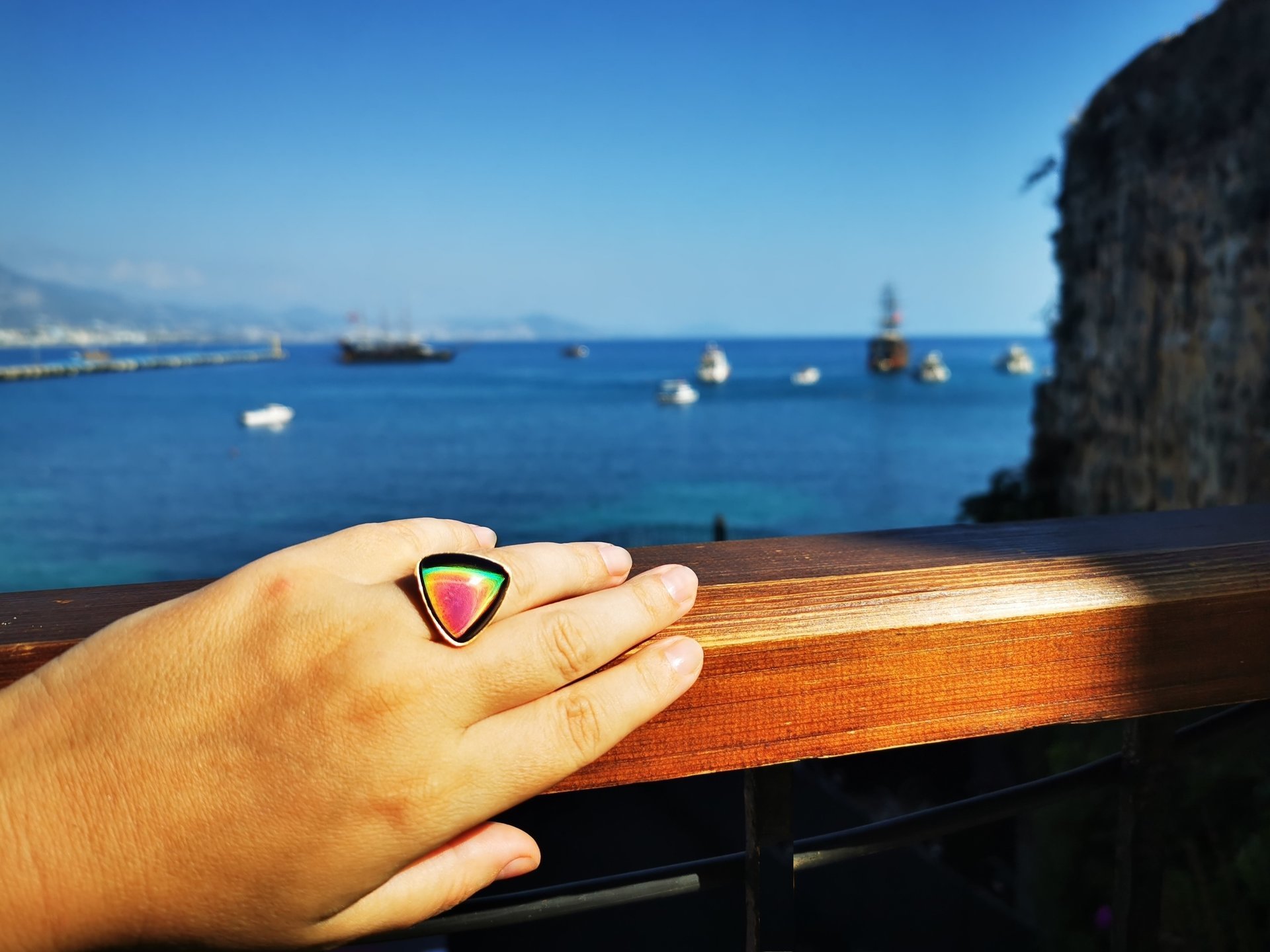 Sovereign of Lightning - Mood Ring - 20 mm - Gold Plated Sterling Silver 925 - AAA Crystal Quartz