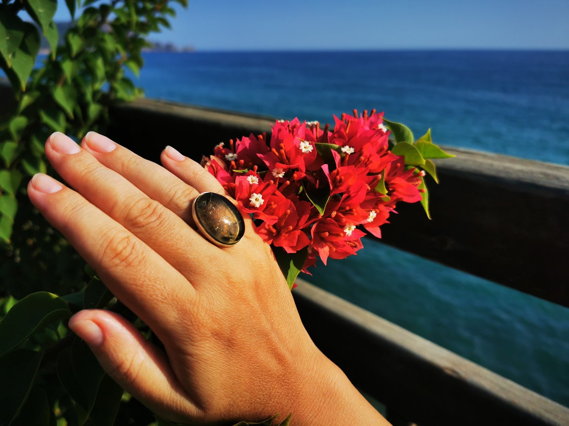 Holiday Ocean - Mood Ring - Crystal Quartz - 24x18 mm - Sterling Silver 925