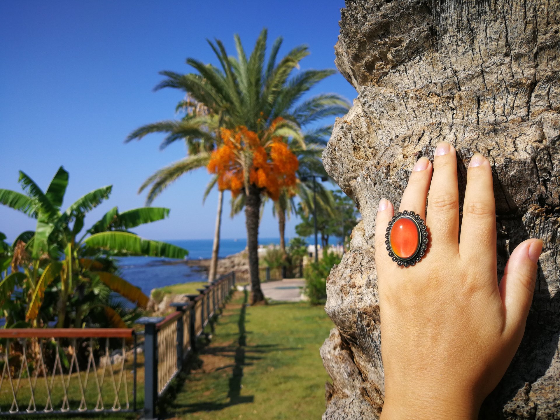 Queen of Zanzibar - Mood Ring - Adjustable - 25x18 mm - Brass