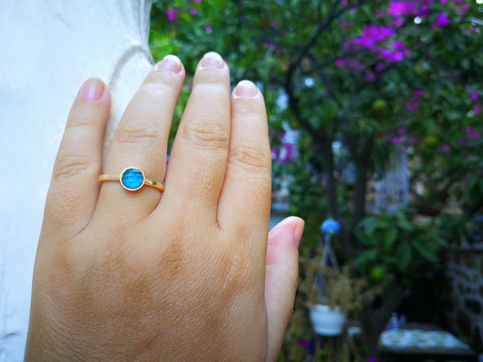 Blush of Attraction - Mood Ring - 6 mm - Gold Plated Sterling Silver 925 - AAA Crystal Quartz