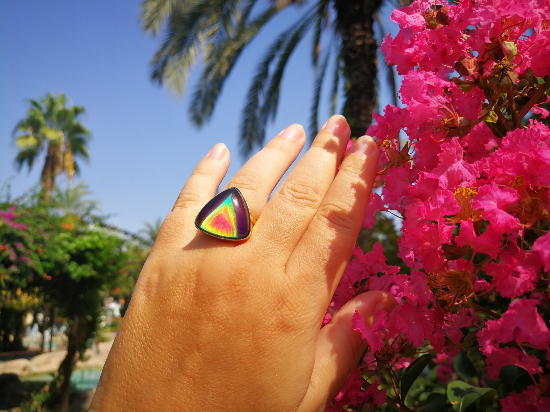Sovereign of Lightning - Mood Ring - 20 mm - Gold Plated Sterling Silver 925 - AAA Crystal Quartz