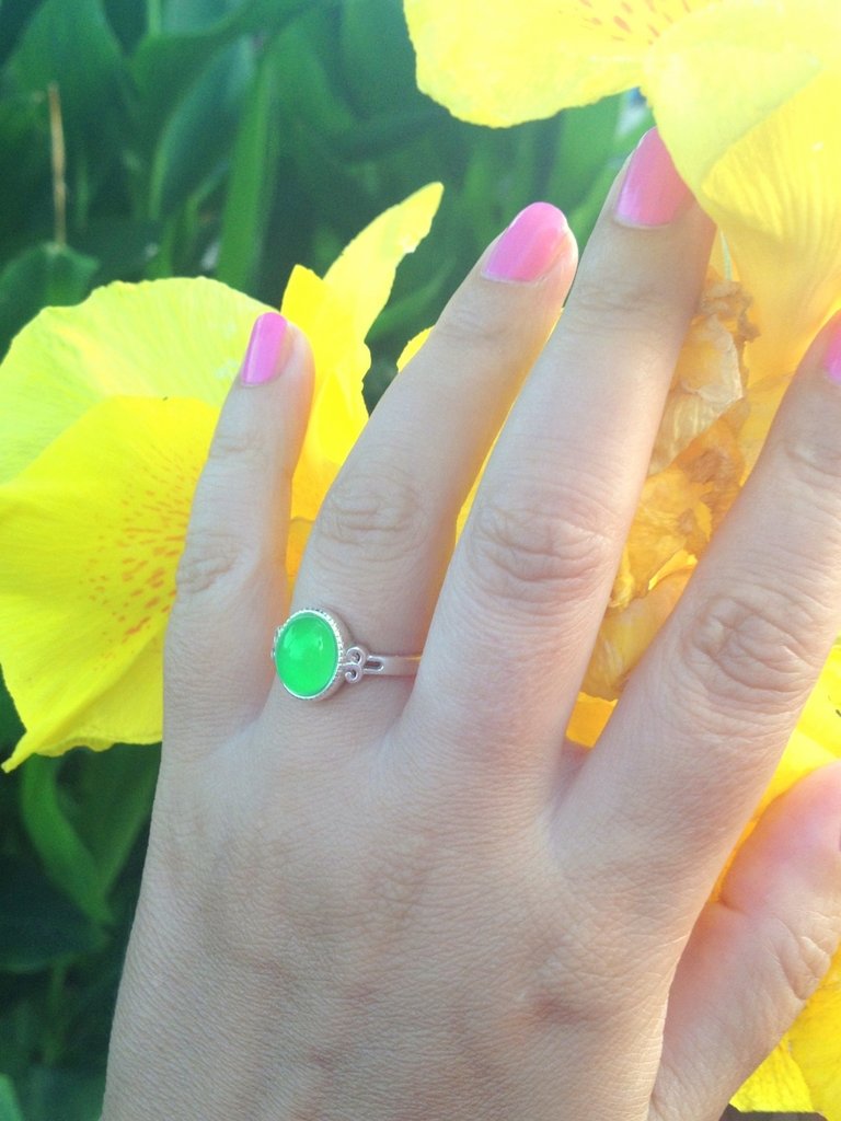 Star of Beauty - Mood Ring - 10x8 mm - Sterling Silver 925