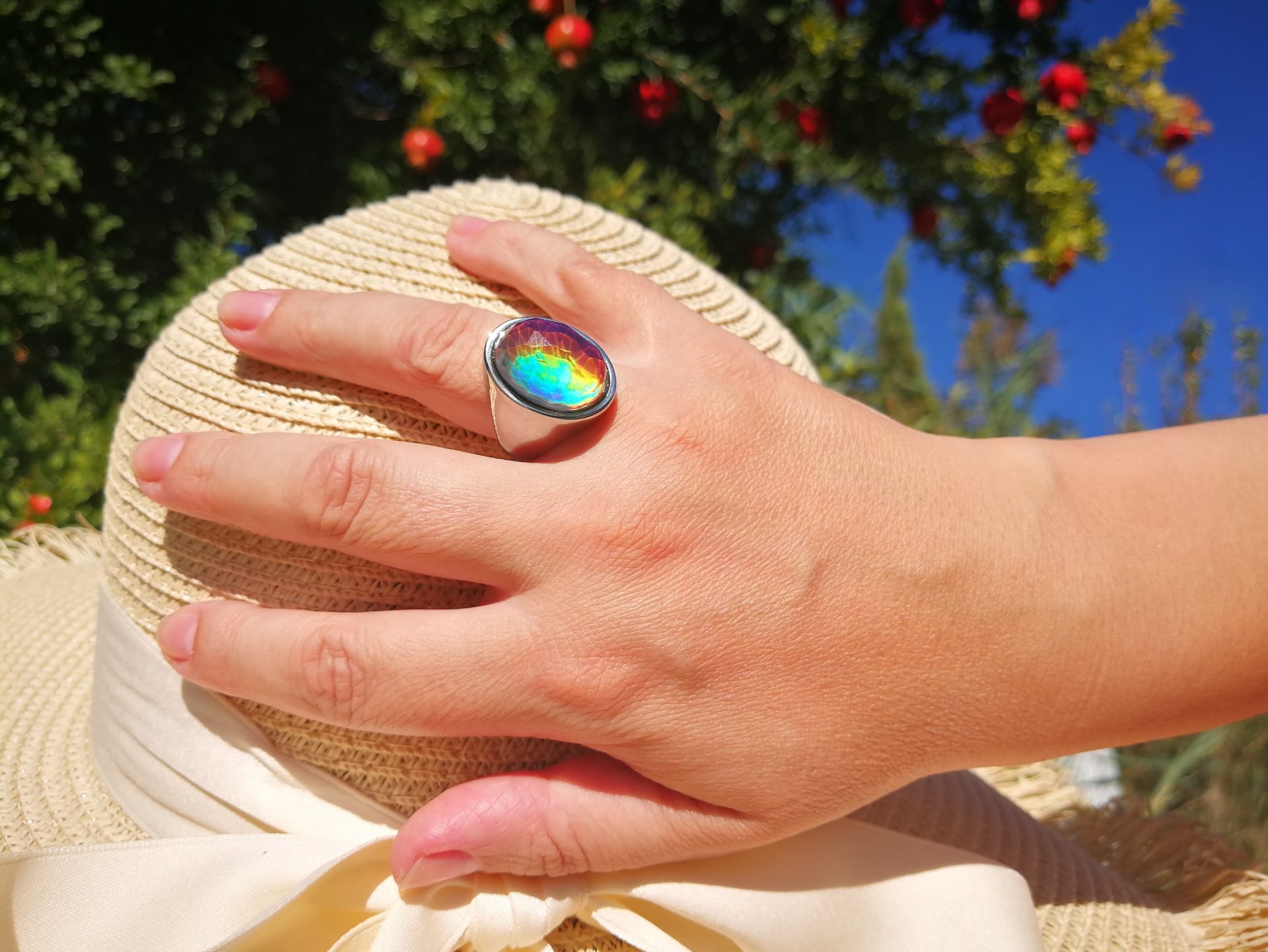 King of Gentlemen - Mood Ring - 18x13 mm - Stainless Steel - faceted AAA Crystal Quartz