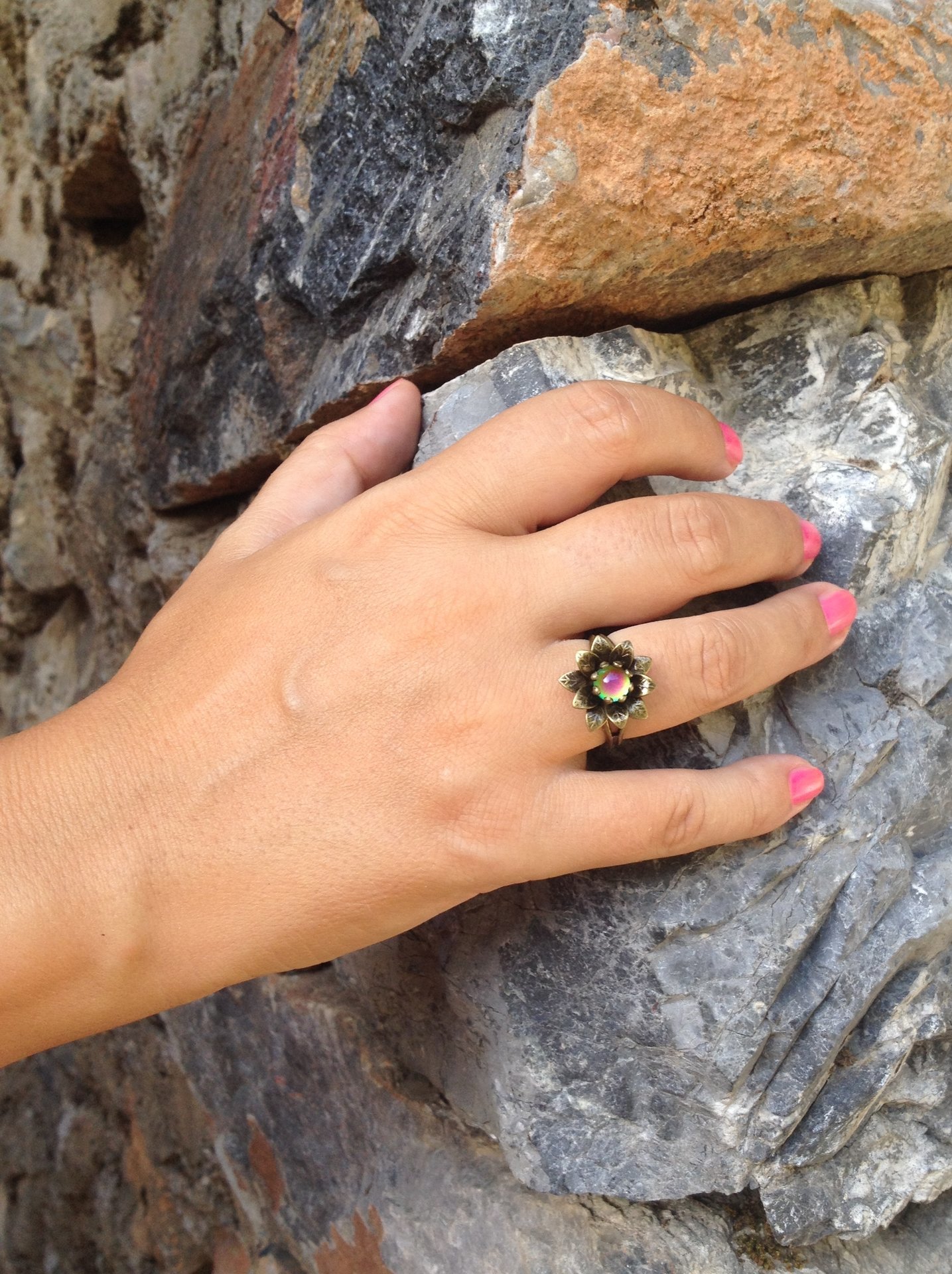 Secret Princess of the Flower Kingdom - Mood Ring - Adjustable - 6 mm - Brass