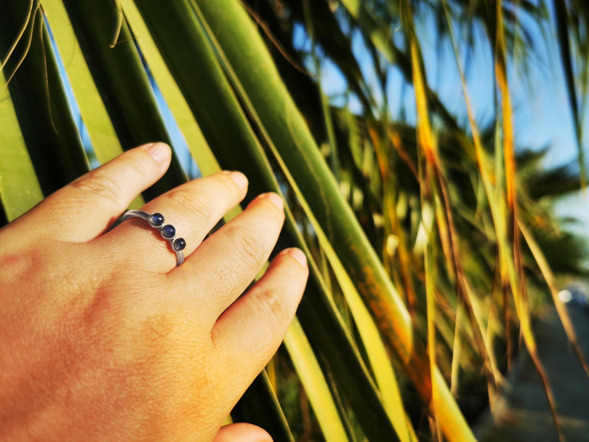 Three Wishes - Mood Ring - 4 mm - Sterling Silver 925 - AAA Crystal Quartz