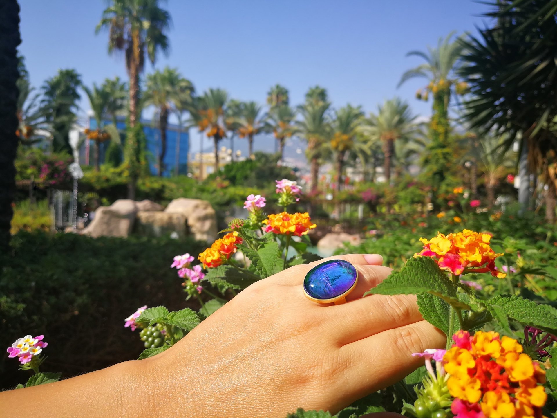 Holiday Ocean - Mood Ring - Crystal Quartz - 24x18 mm - Gold Plated Sterling Silver 925