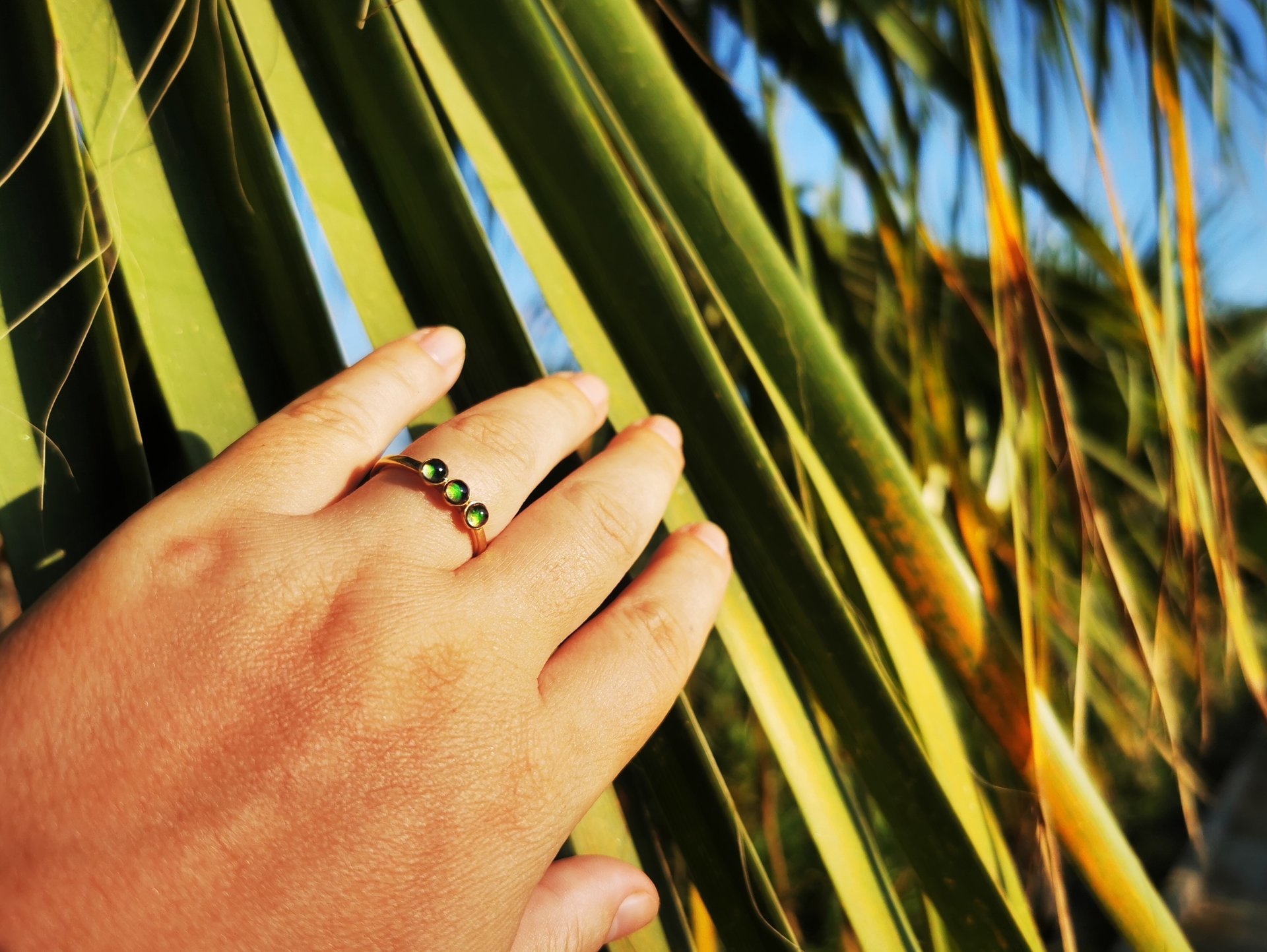 Three Wishes - Mood Ring - 4 mm - 24k Gold Plated Sterling Silver 925 - AAA Crystal Quartz