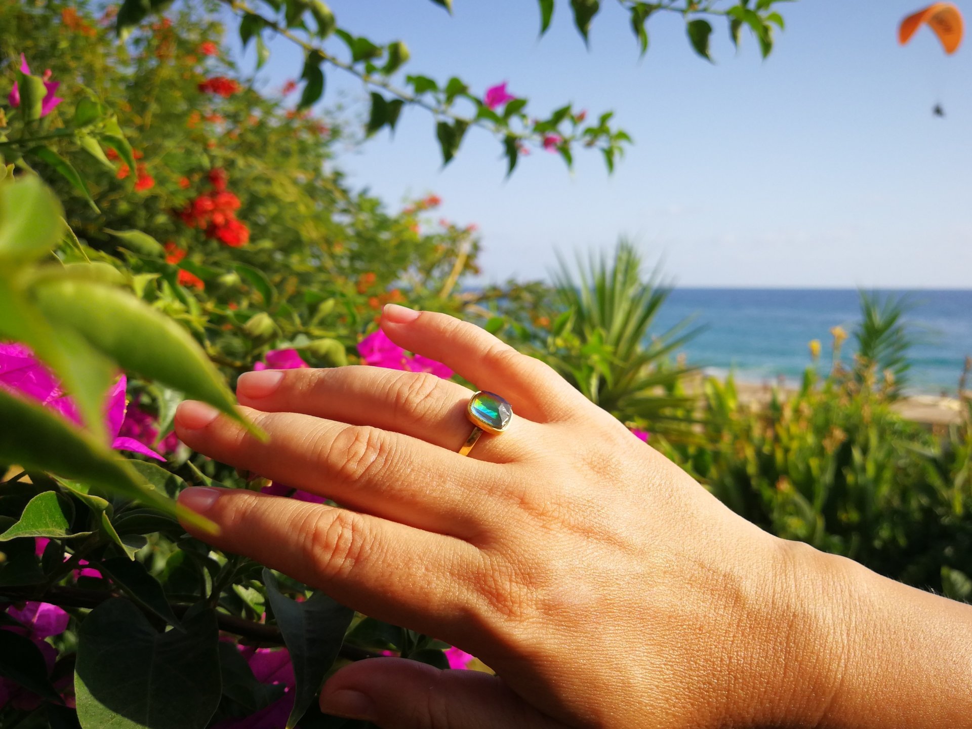 Duchess of the Fire Heart - Mood Ring - 9x7 mm - 24k Gold Plated Sterling Silver 925 - AAA Topaz