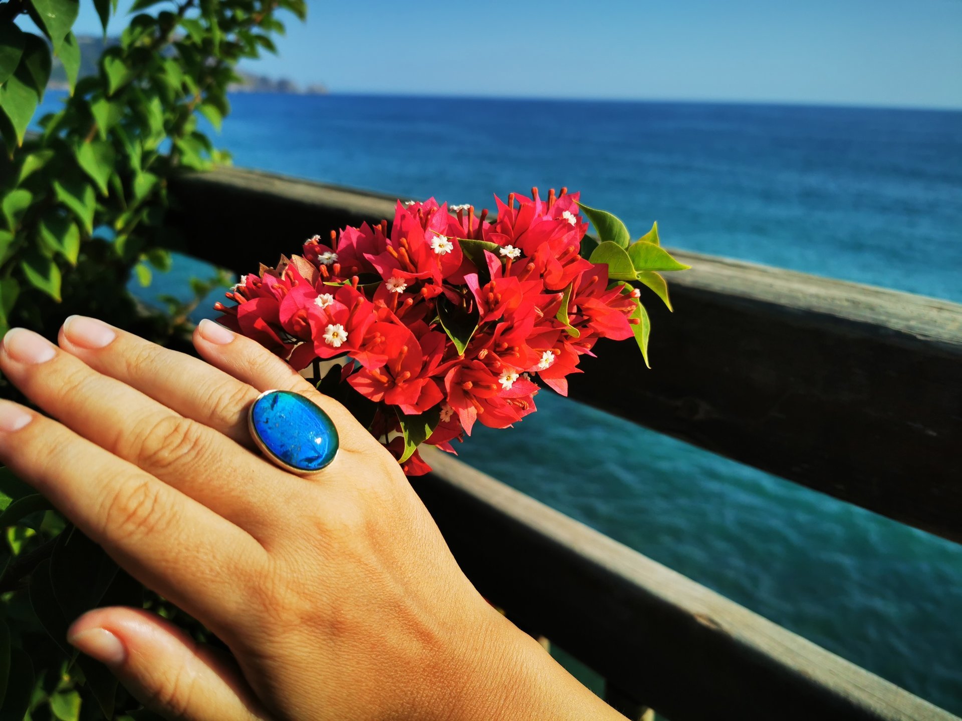 Holiday Ocean - Mood Ring - Crystal Quartz - 24x18 mm - Sterling Silver 925