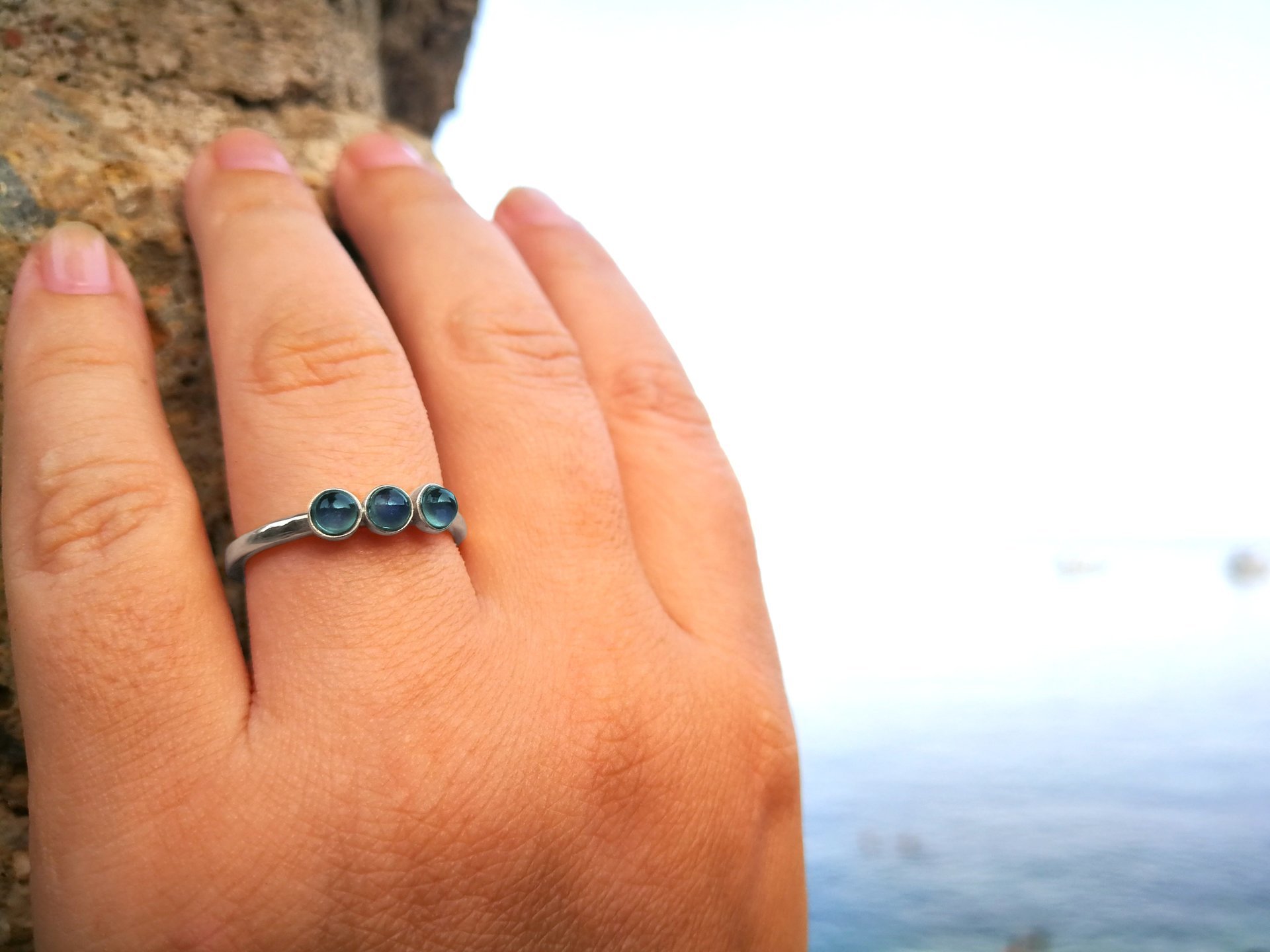 Three Wishes - Mood Ring - 4 mm - Sterling Silver 925 - AAA Crystal Quartz