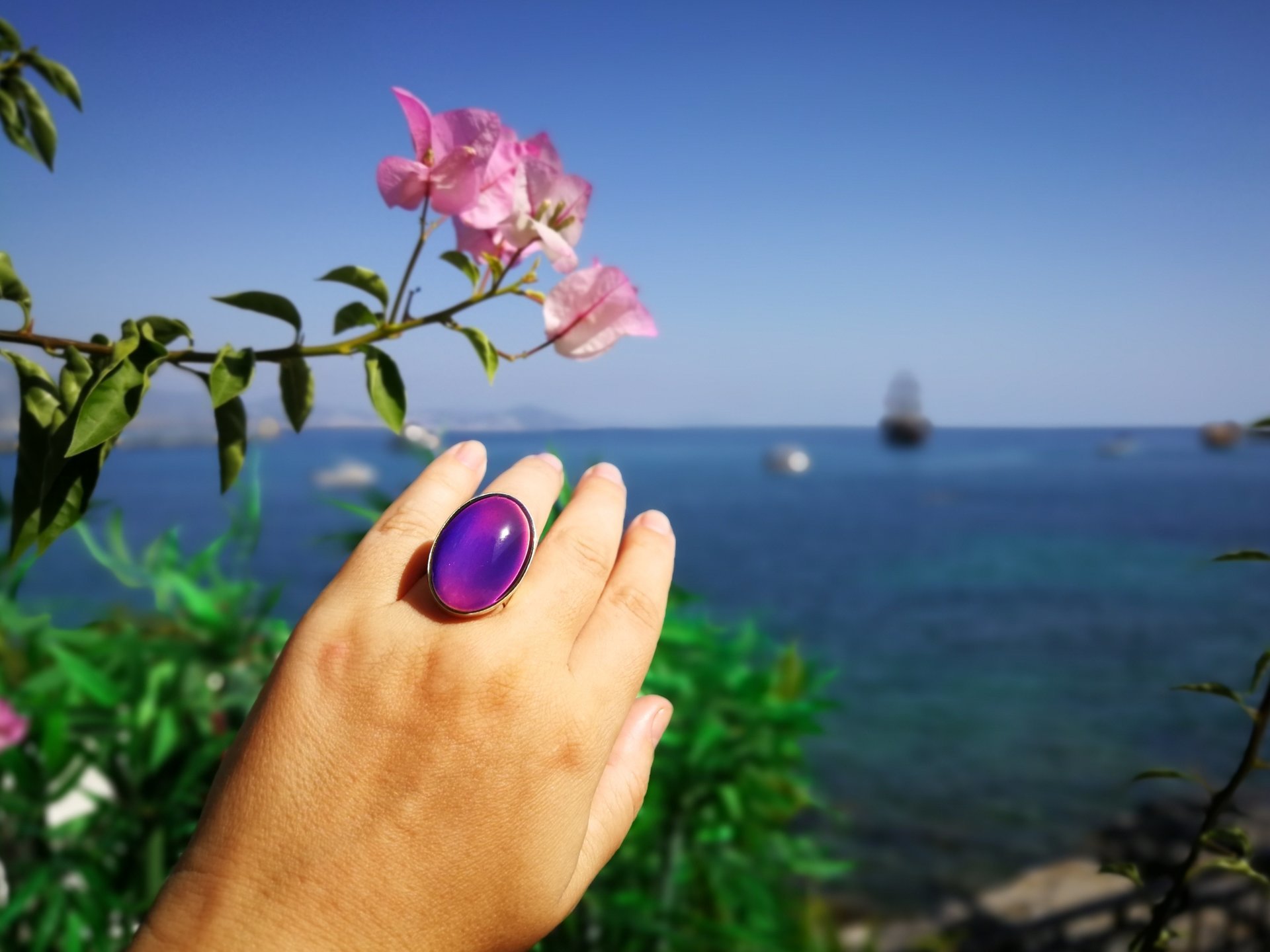Silver Mirror of Beauty - Mood Ring - 30x20 mm - Sterling Silver 925
